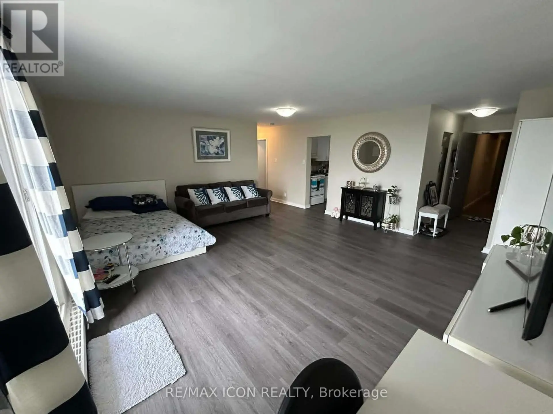 #810 573 MORNINGTON AVENUE - Image 3