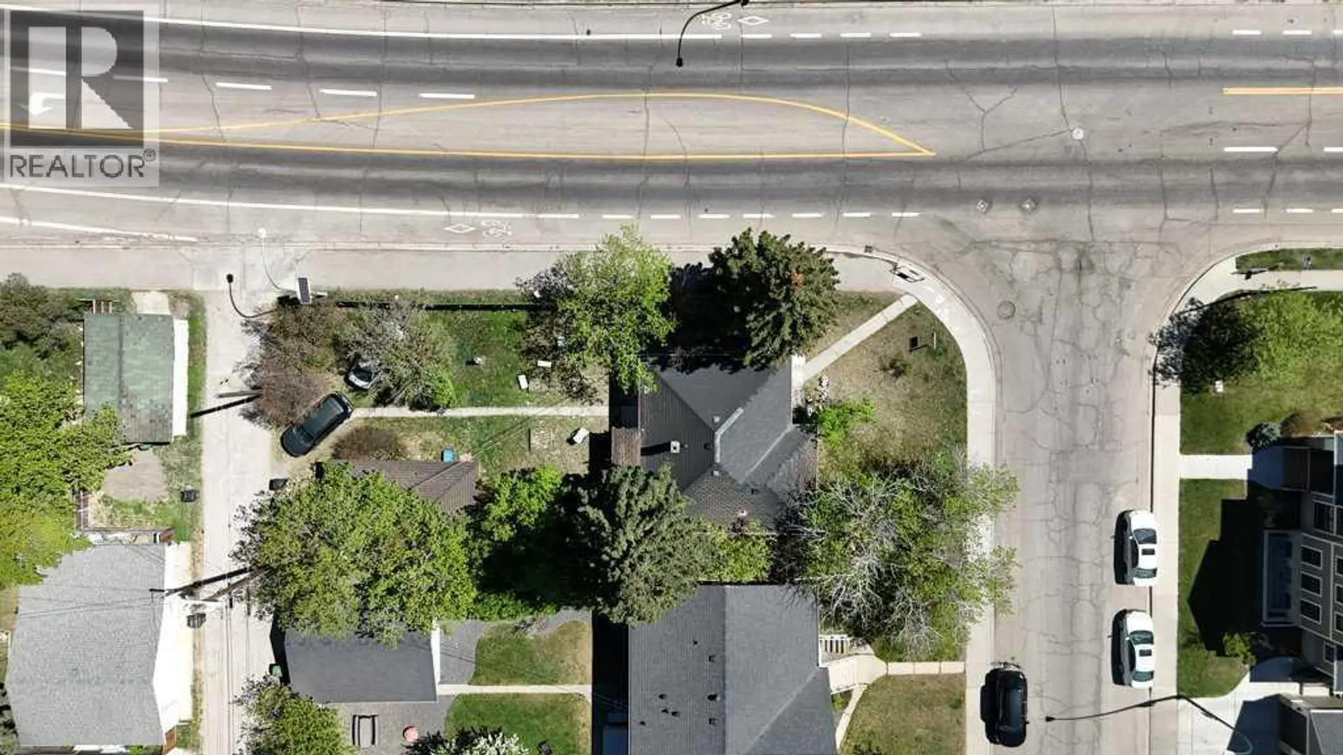 1102 21 Avenue NW - Image 6