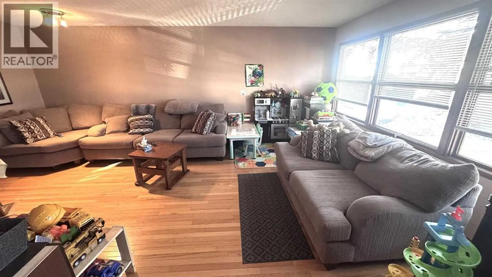 6503 33 Avenue NW - Image 5
