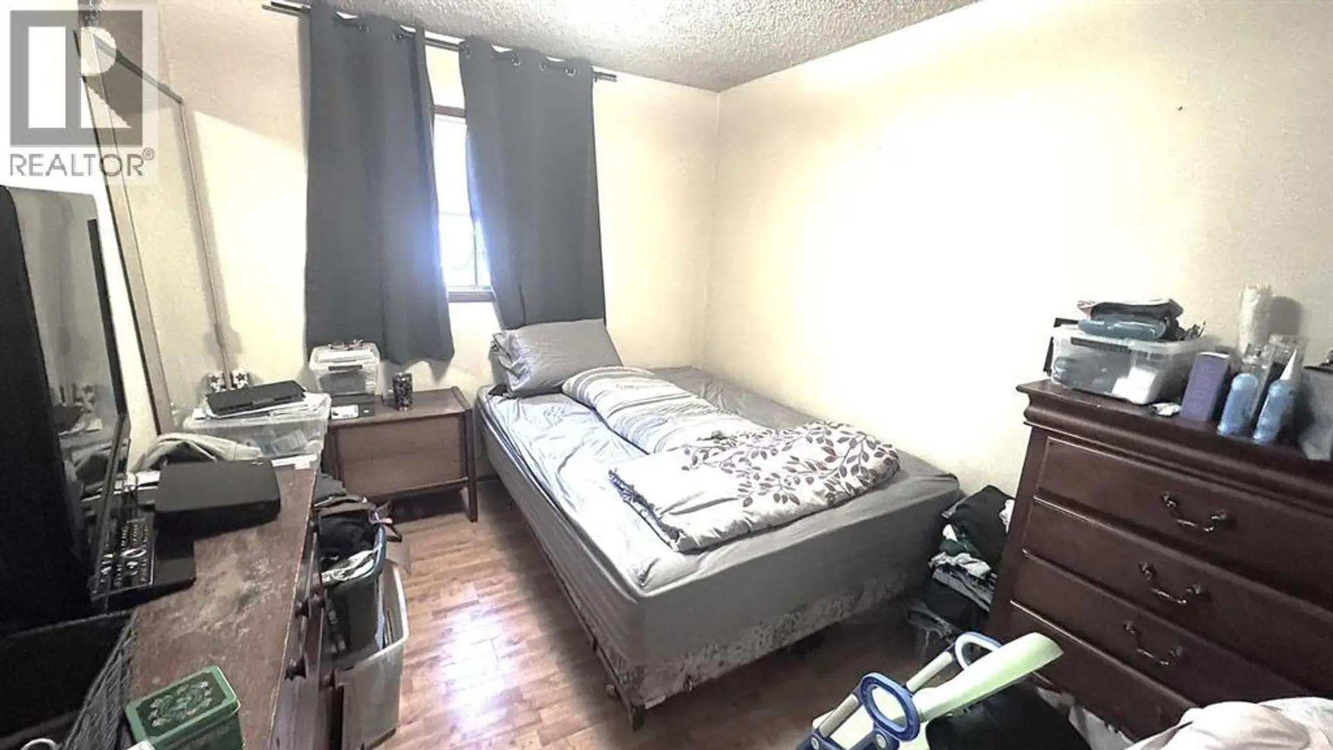 6503 33 Avenue NW - Image 11