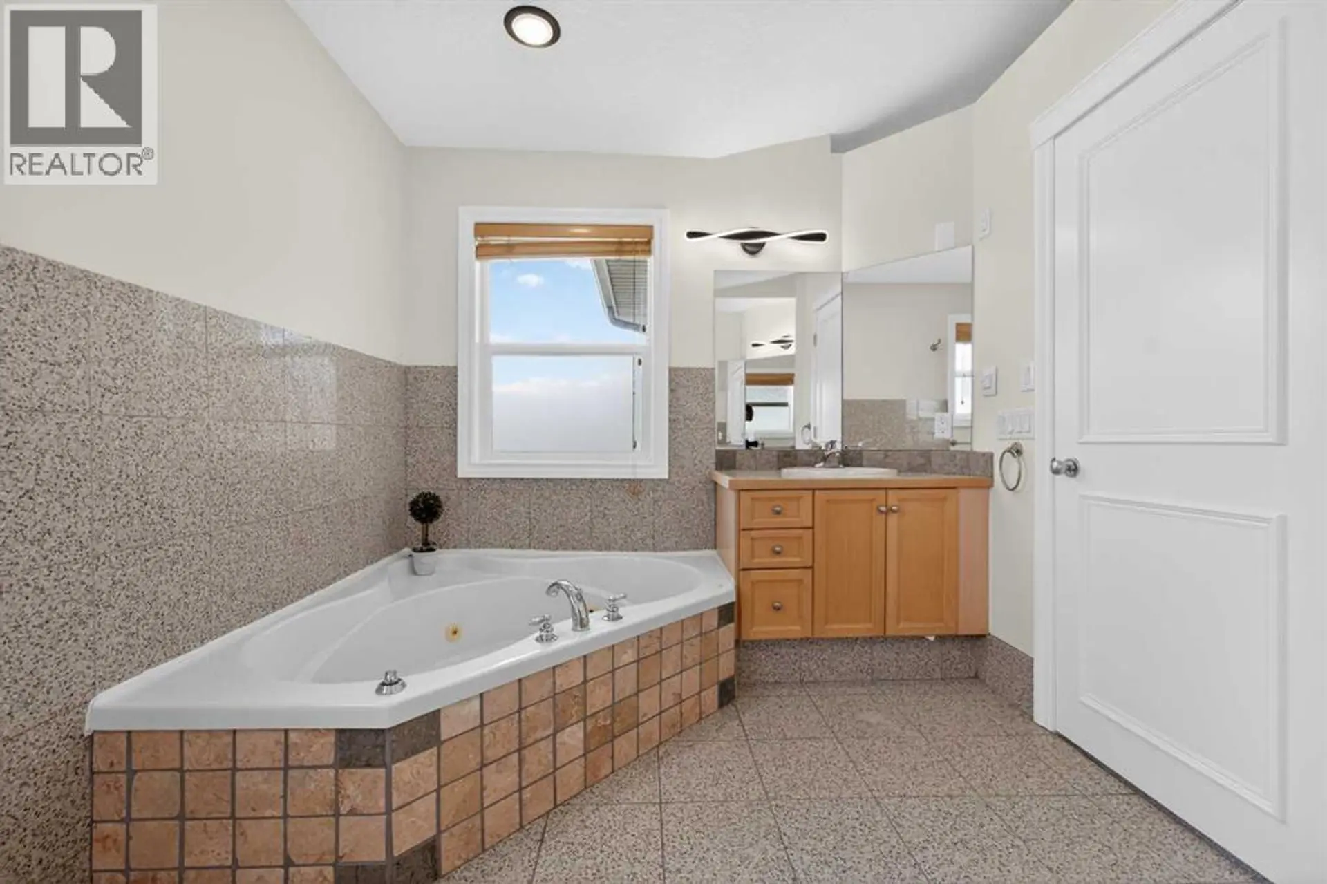 172 COVE Drive - Image 10