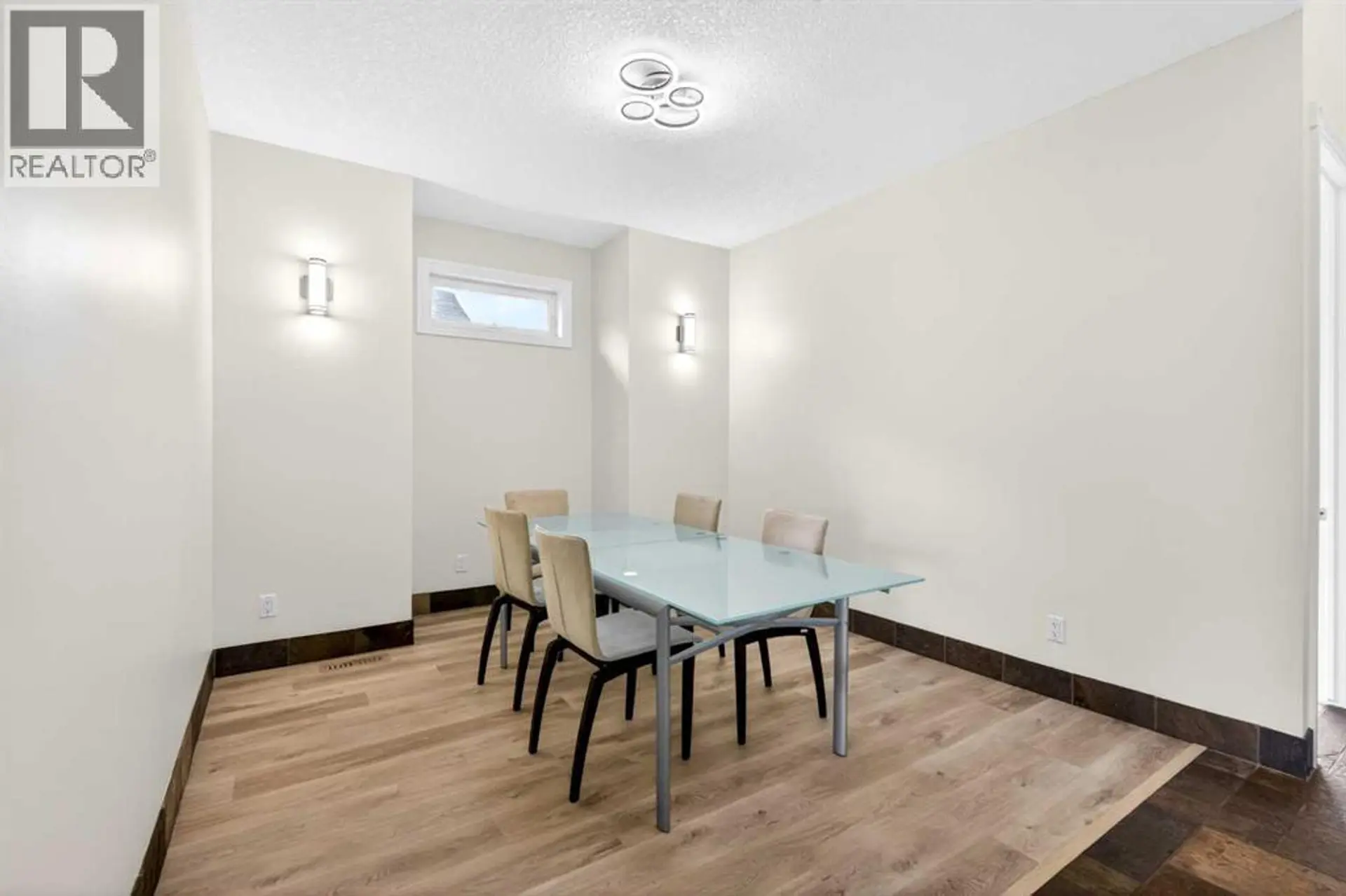 172 COVE Drive - Image 2