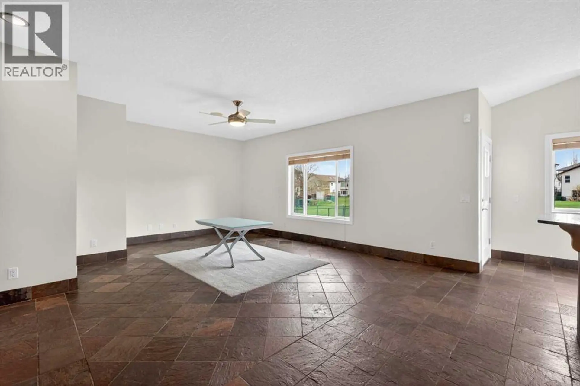 172 COVE Drive - Image 4