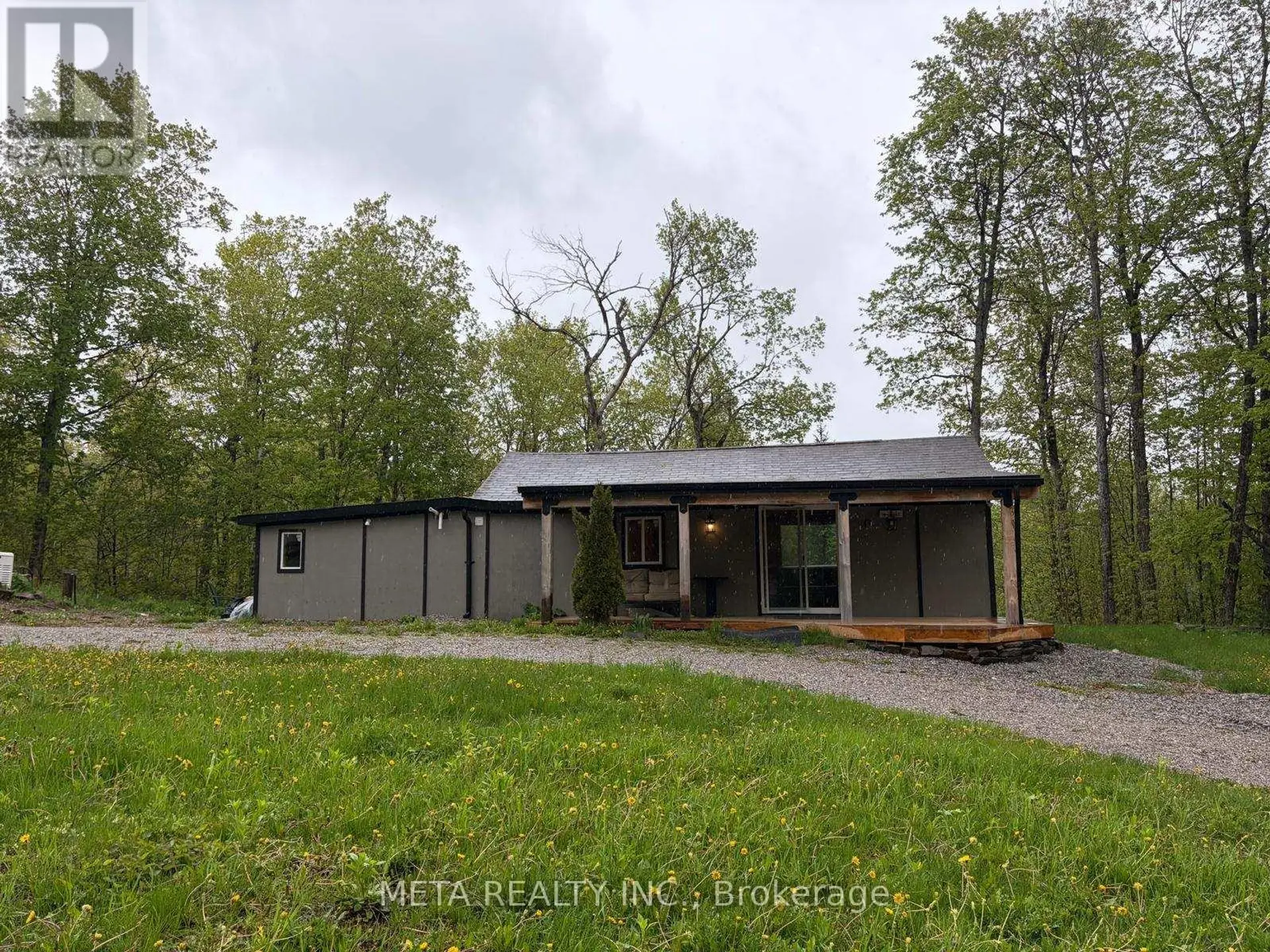 106 BOUNDARY LANE - Image 1