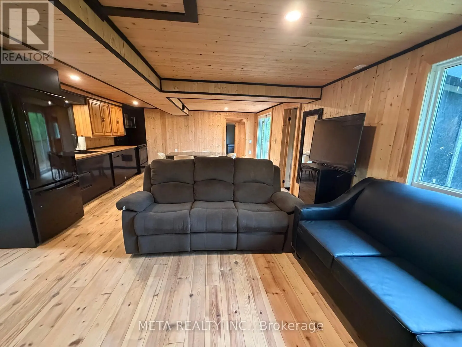 106 BOUNDARY LANE - Image 17