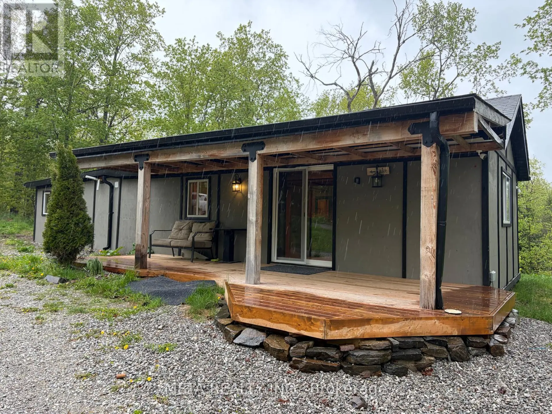 106 BOUNDARY LANE - Image 2