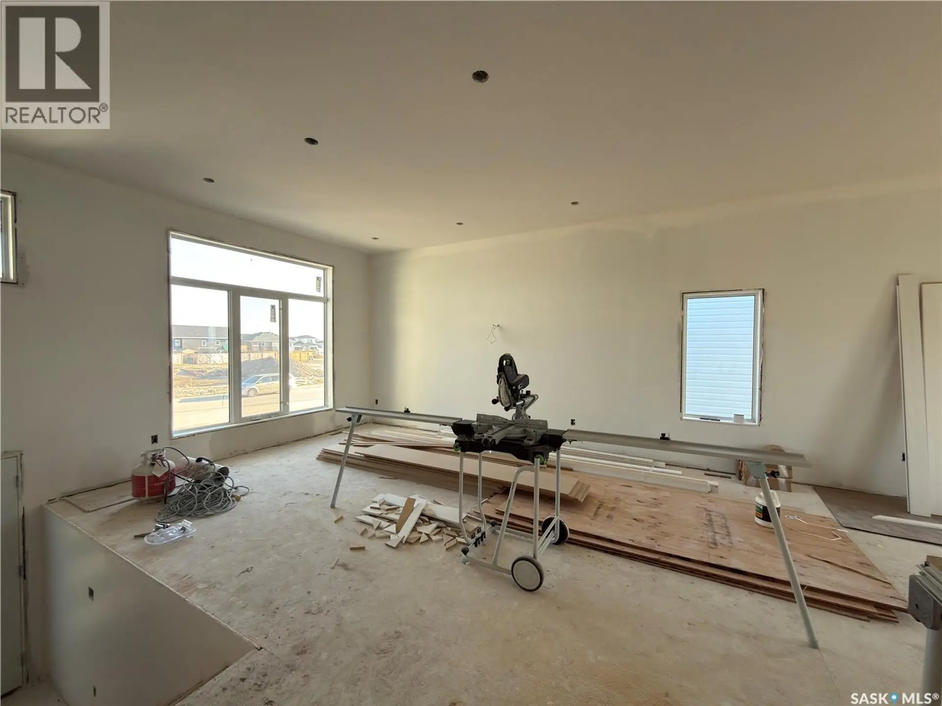 812 Ballesteros CRESCENT - Image 2