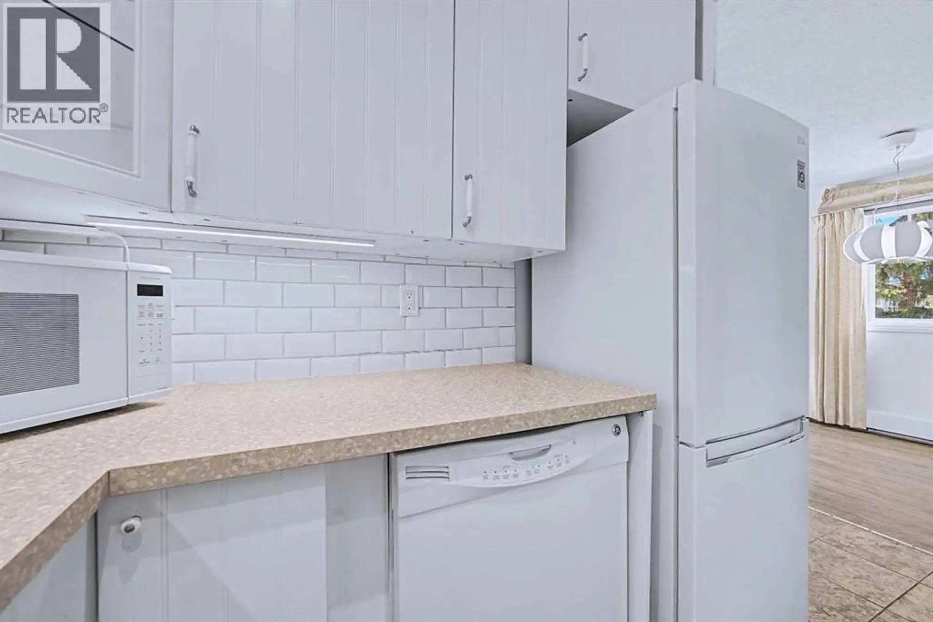 #402C 5601 Dalton Drive NW - Image 4