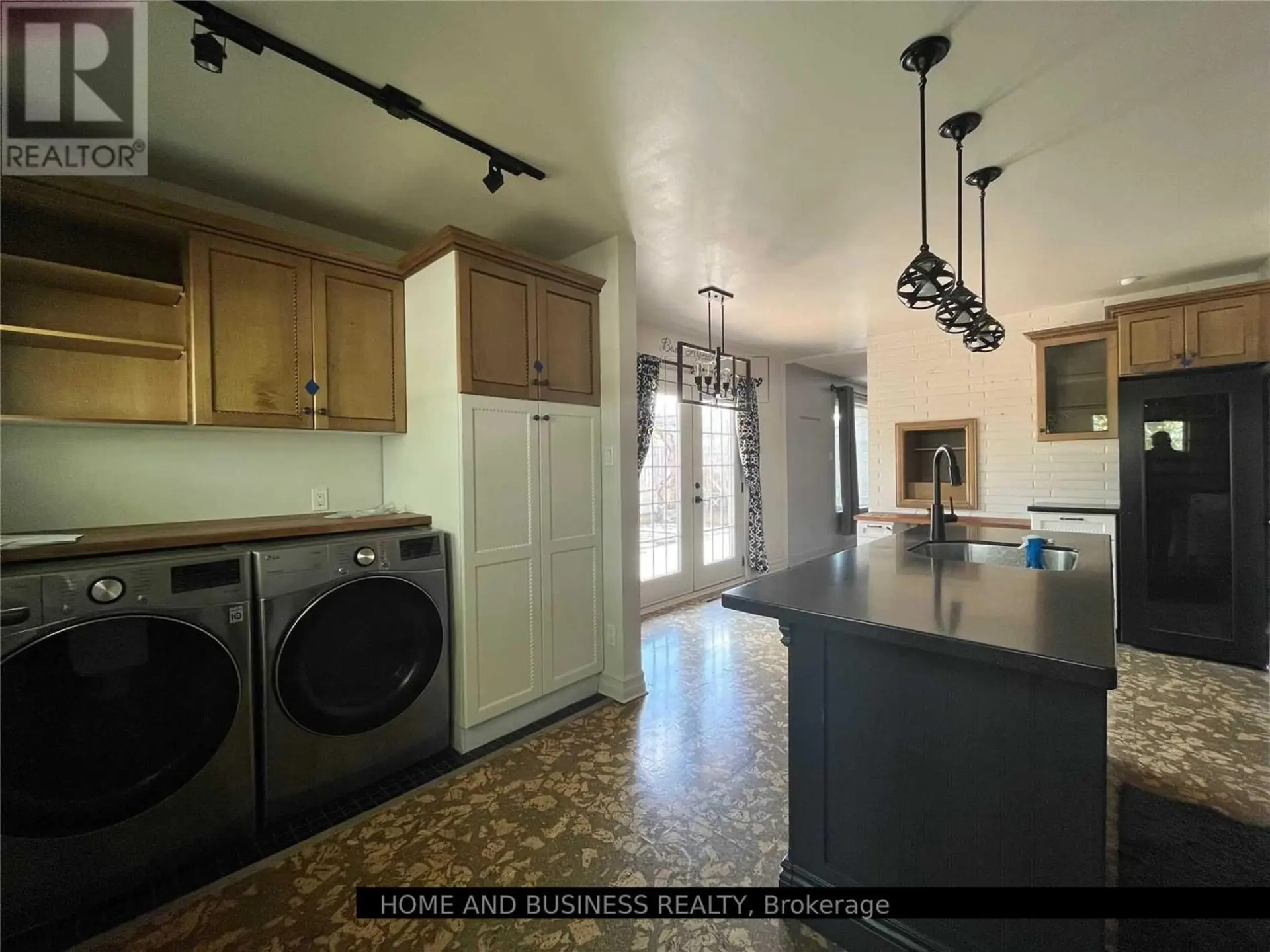 8 SORA DRIVE - Image 7