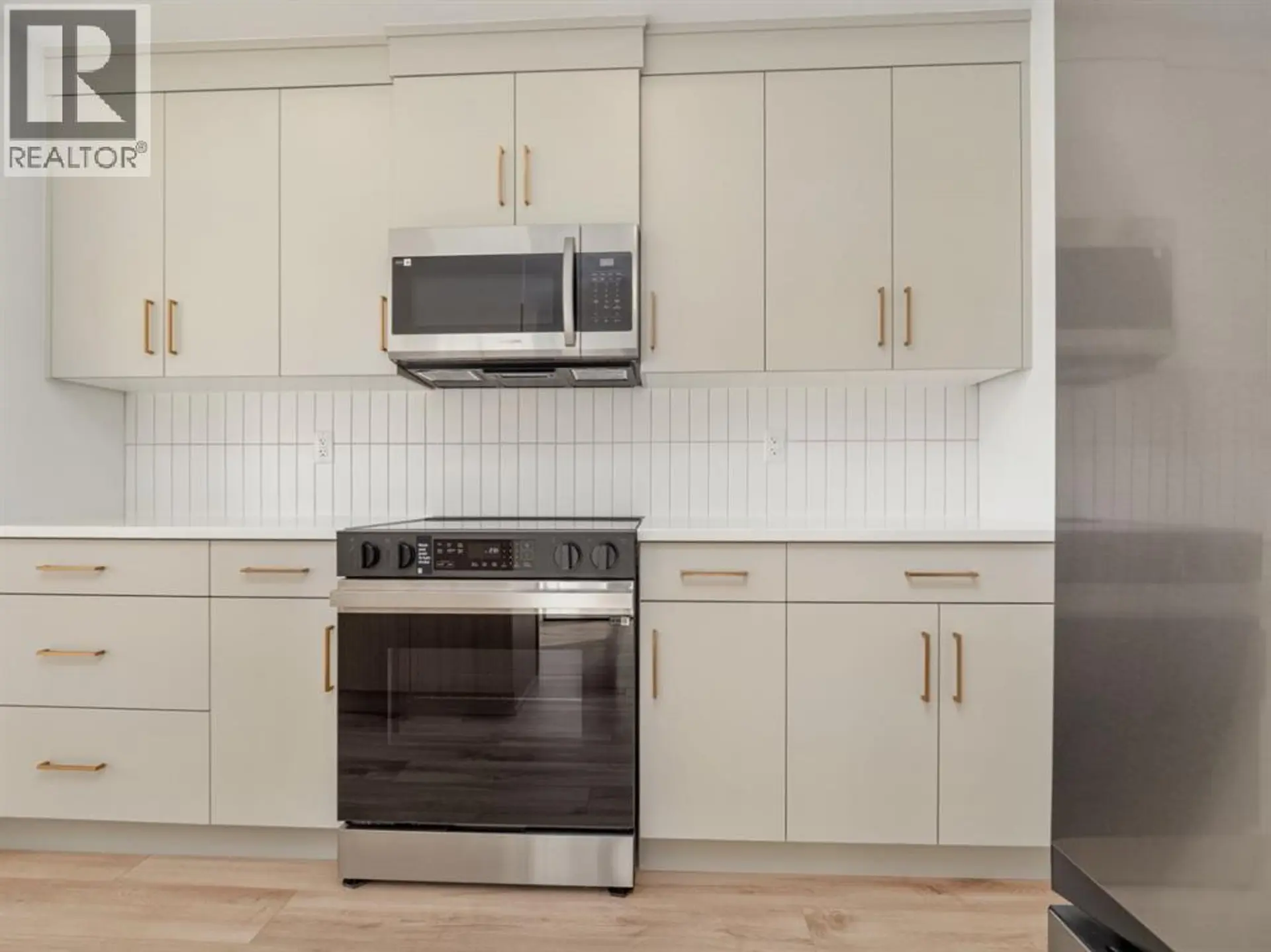 66 Miners Road W - Image 3