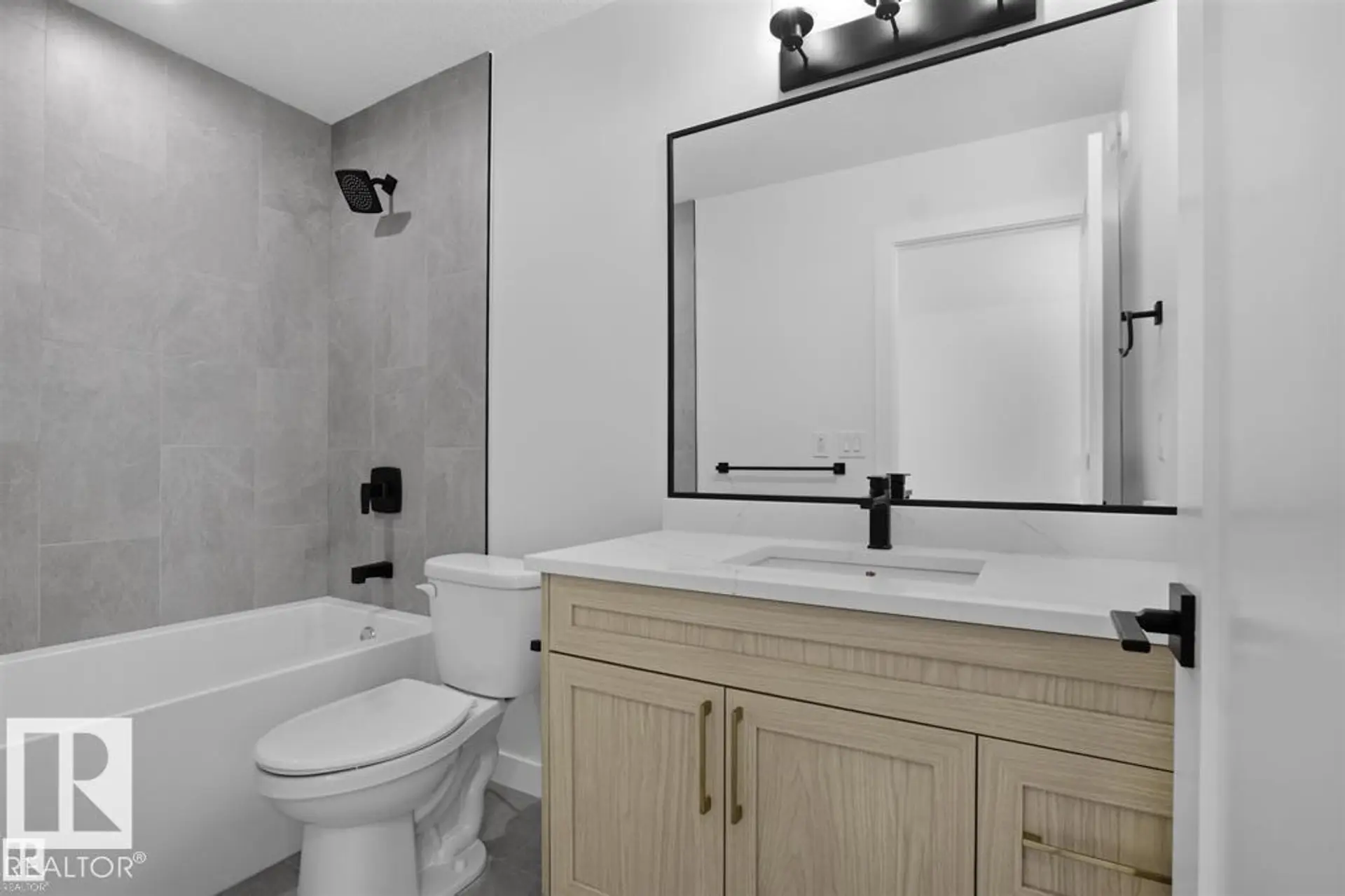 3304 Chickadee drive NW - Image 5