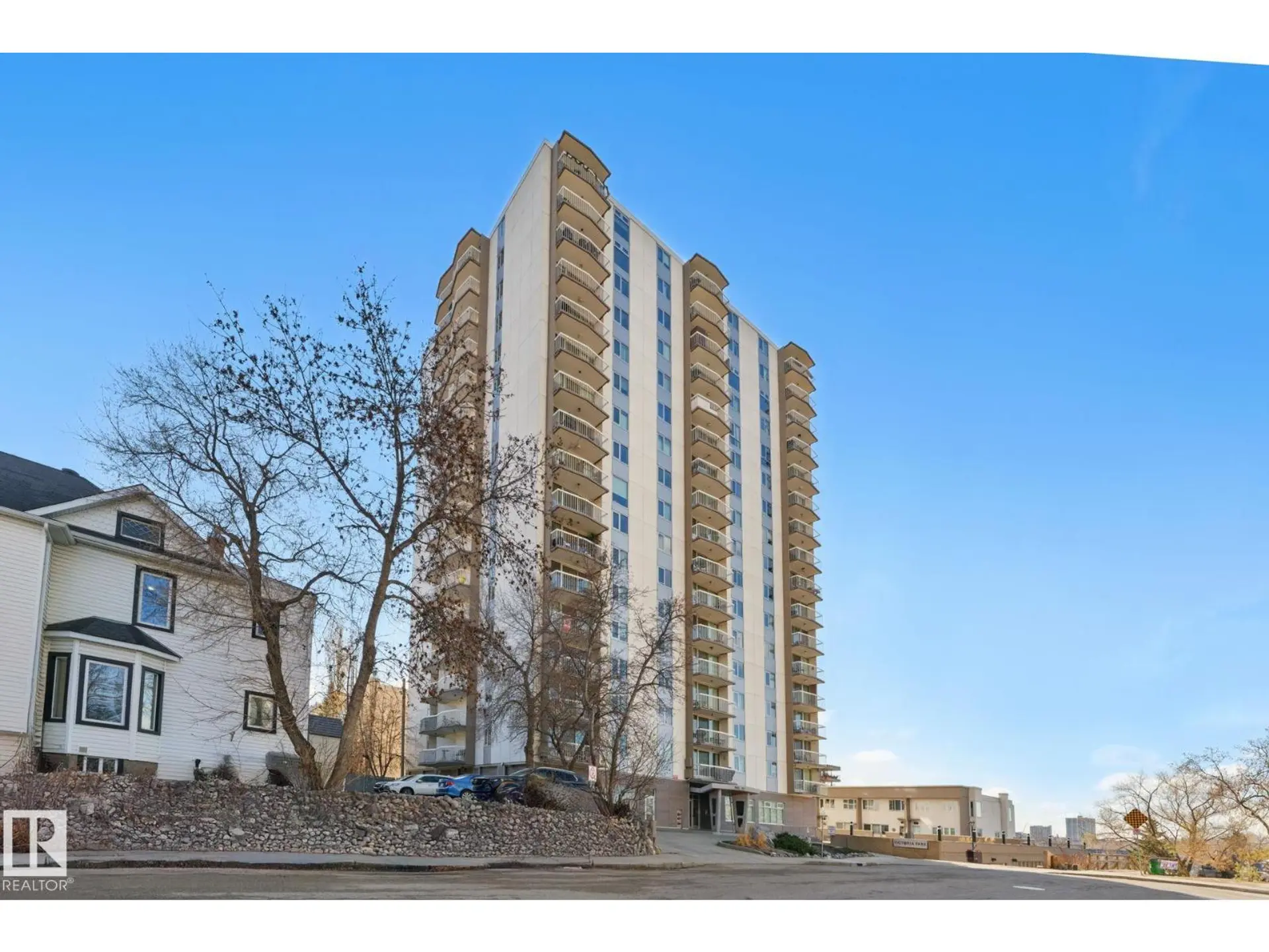 #1201 9835 113 ST NW - Image 1