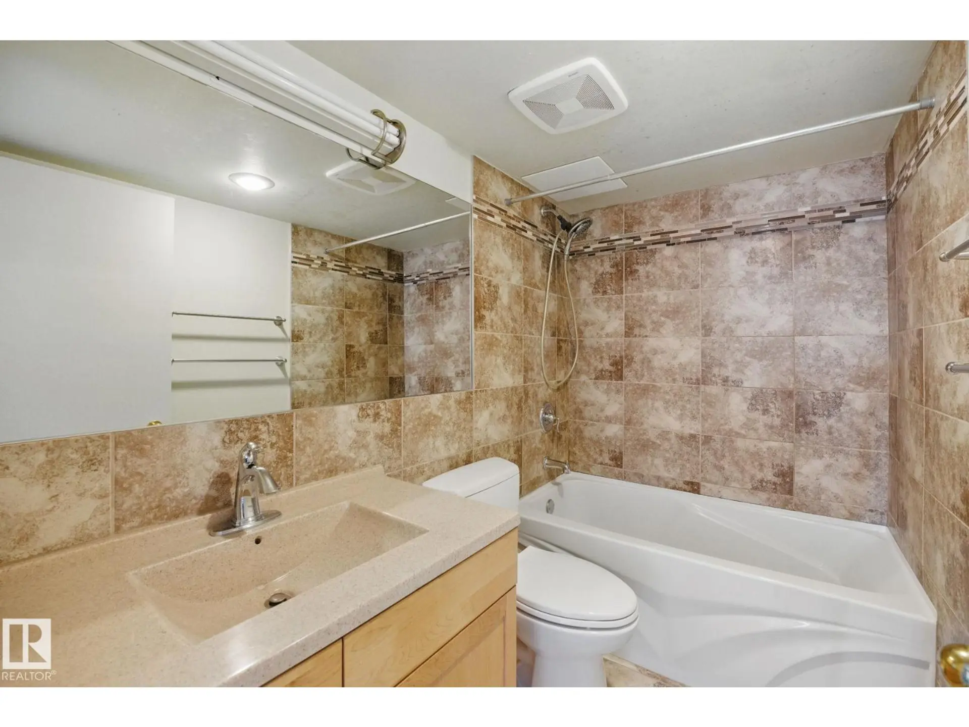 #1201 9835 113 ST NW - Image 11
