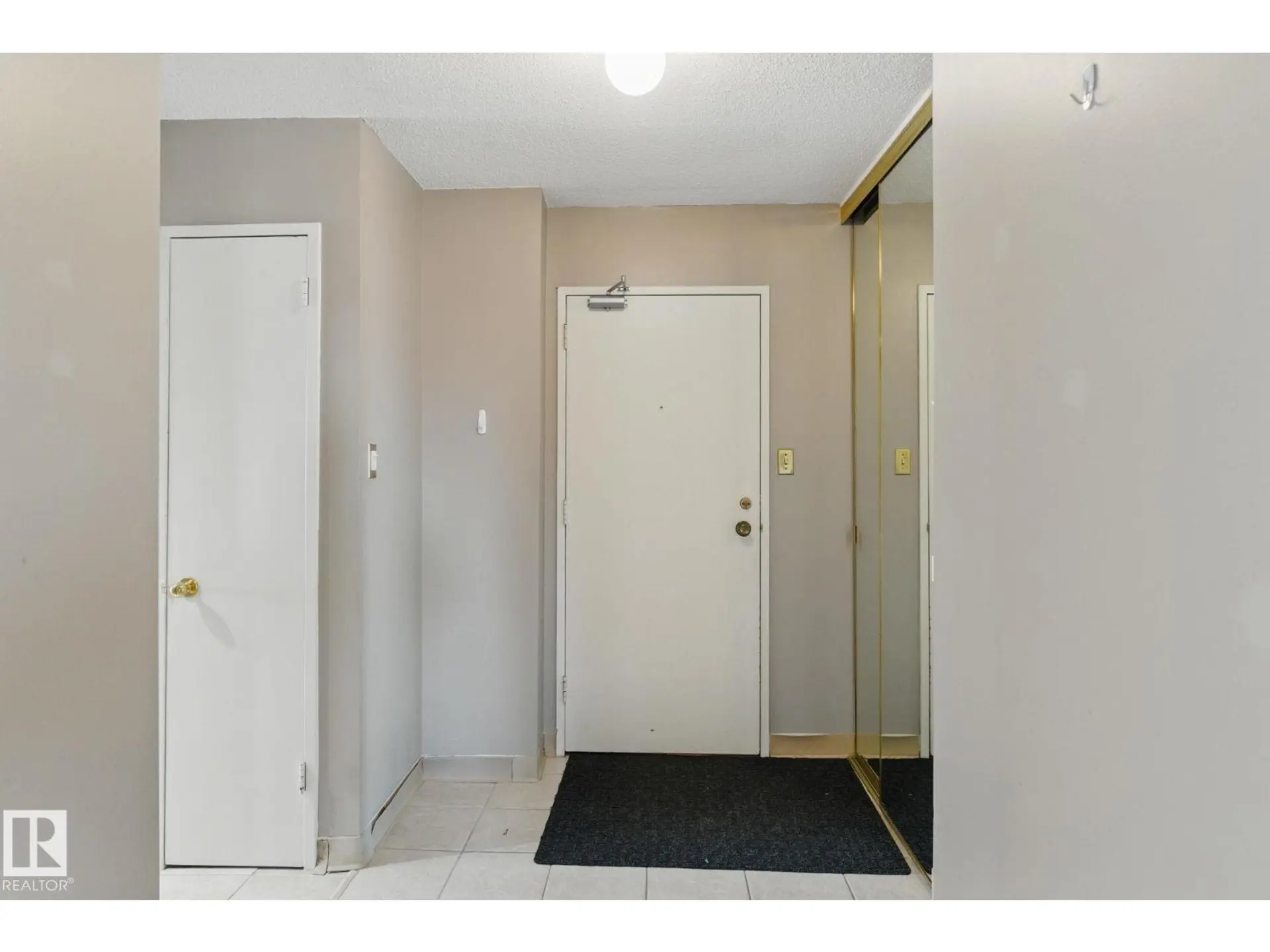 #1201 9835 113 ST NW - Image 4
