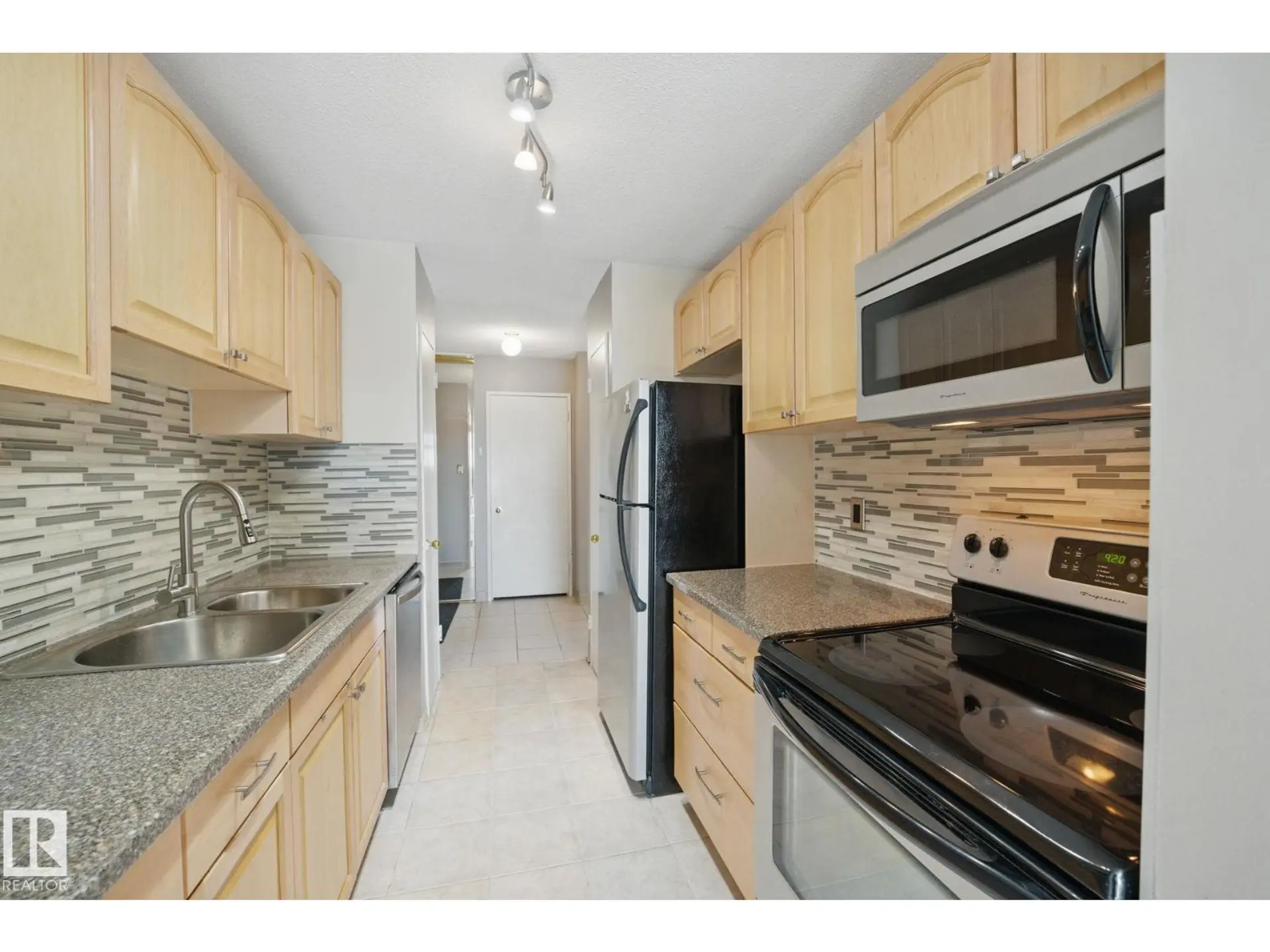 #1201 9835 113 ST NW - Image 6
