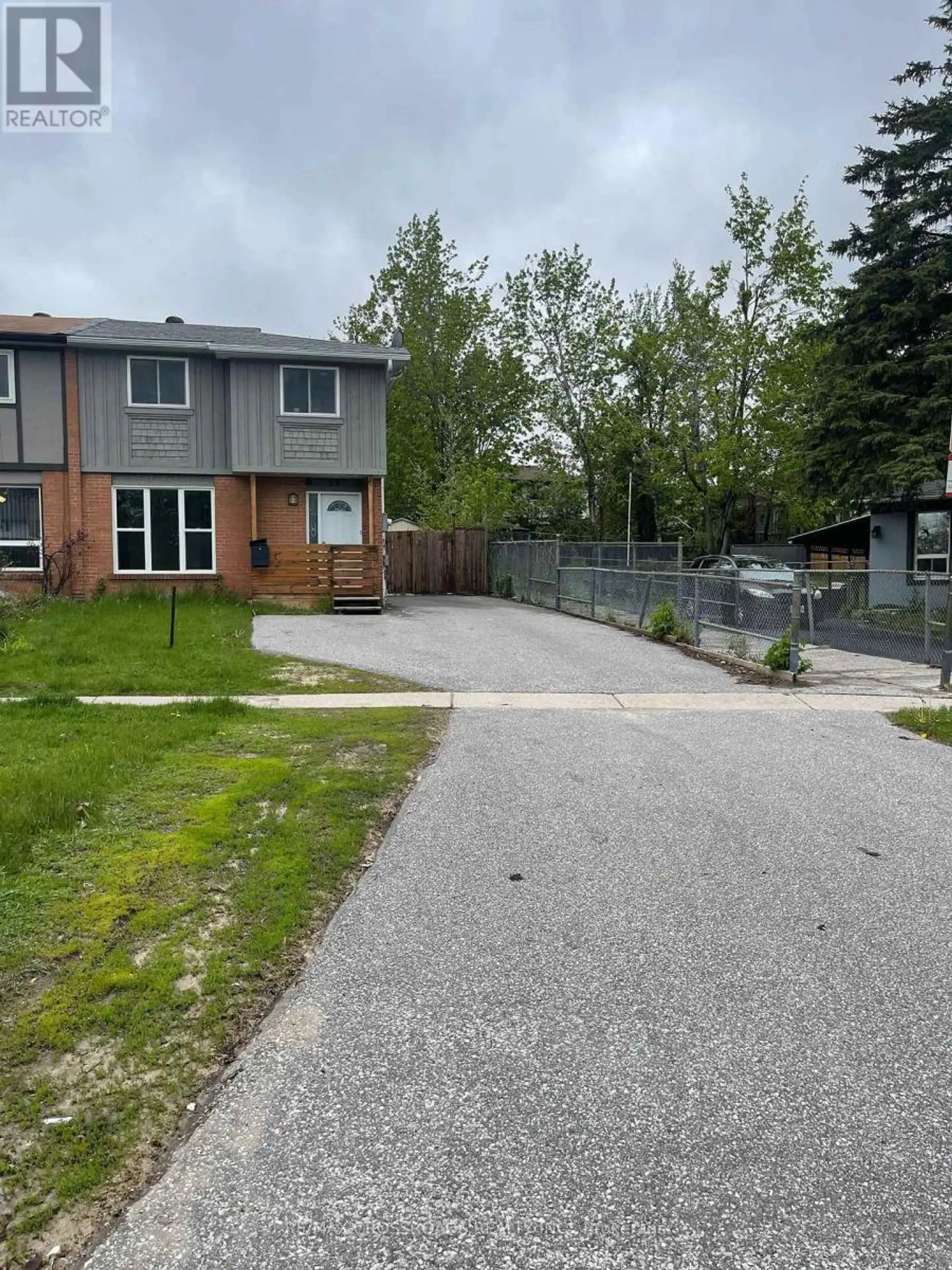 59 CHAUCER CRESCENT - Image 1