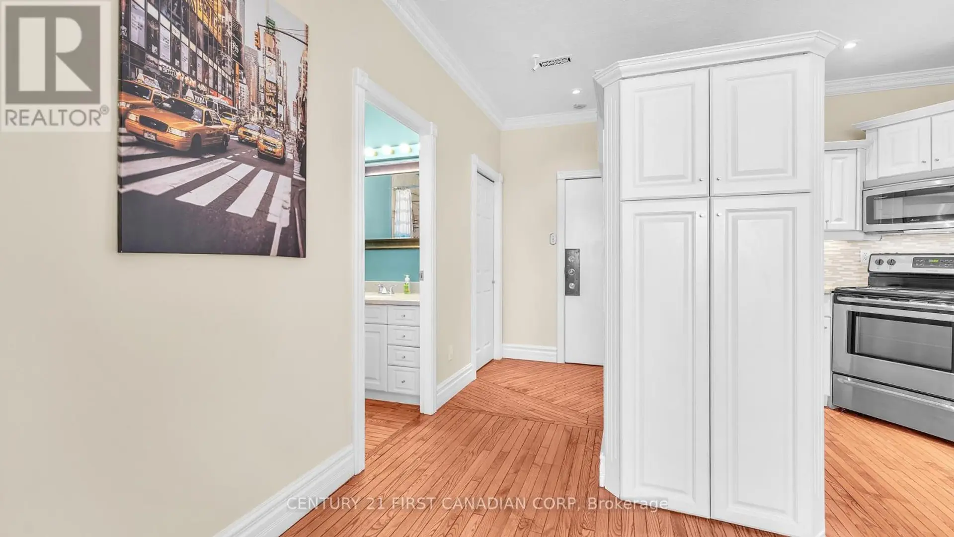 #2404 389 DUNDAS STREET - Image 11