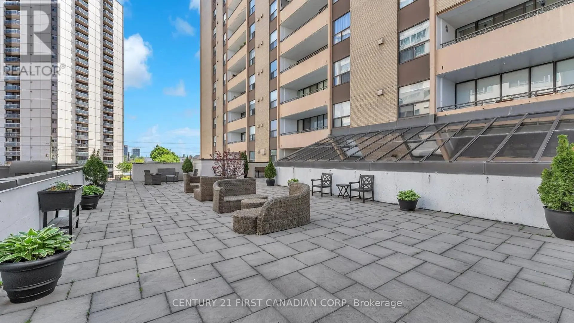 #2404 389 DUNDAS STREET - Image 14