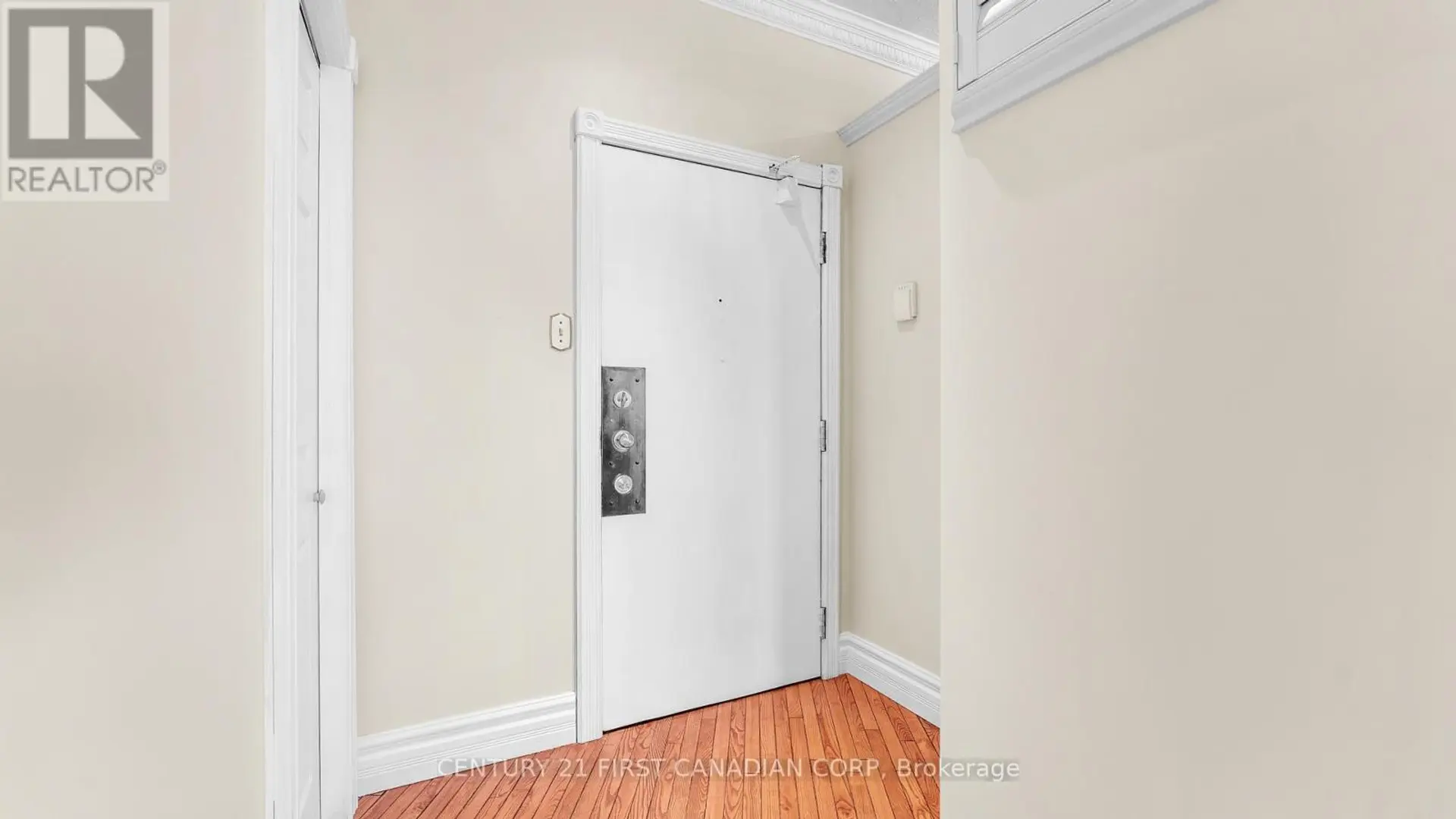 #2404 389 DUNDAS STREET - Image 12