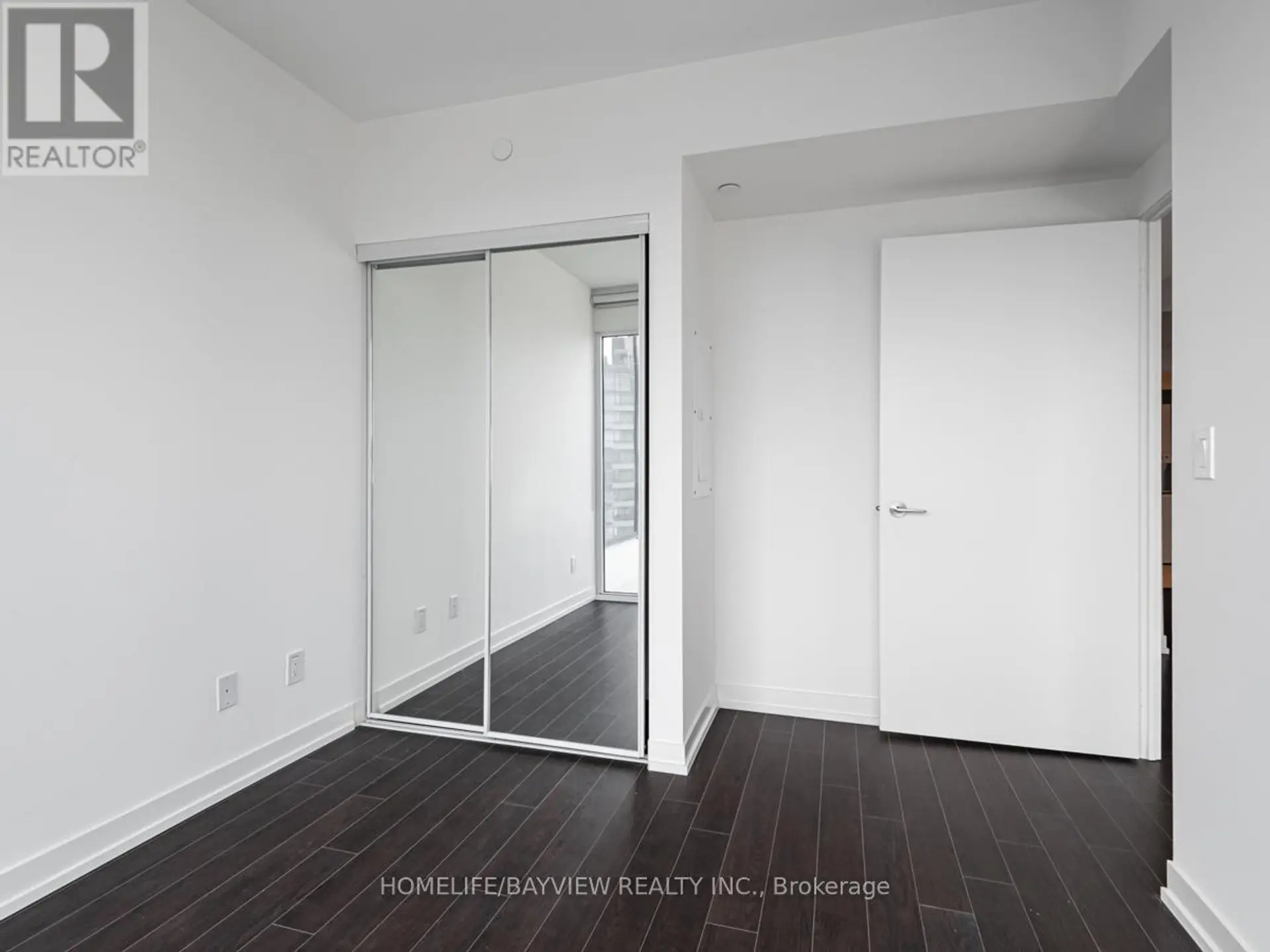 #3015 85 WOOD STREET - Image 18