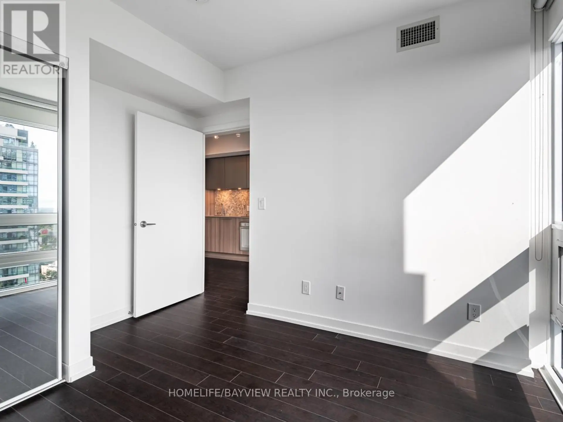 #3015 85 WOOD STREET - Image 19