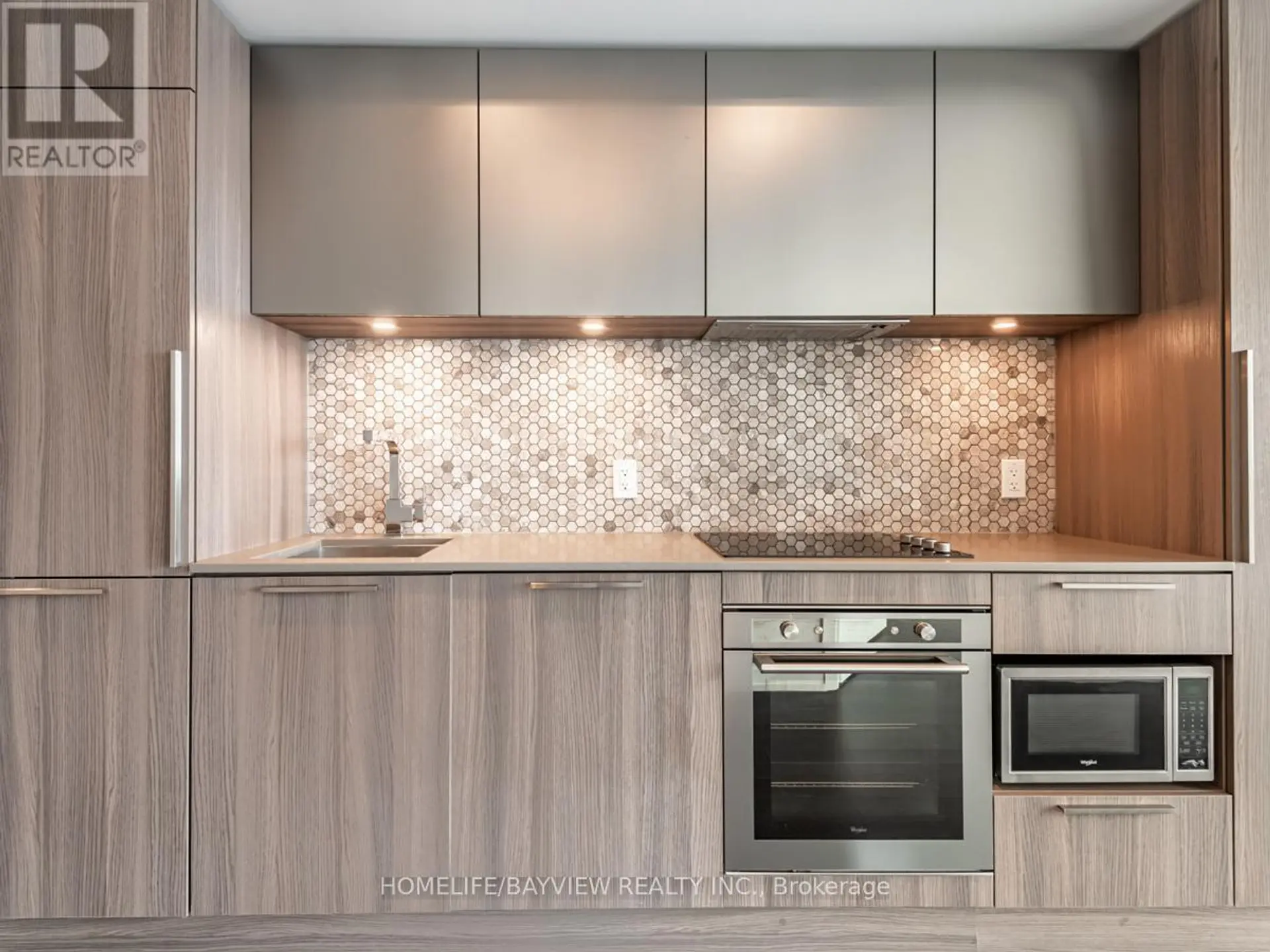 #3015 85 WOOD STREET - Image 3
