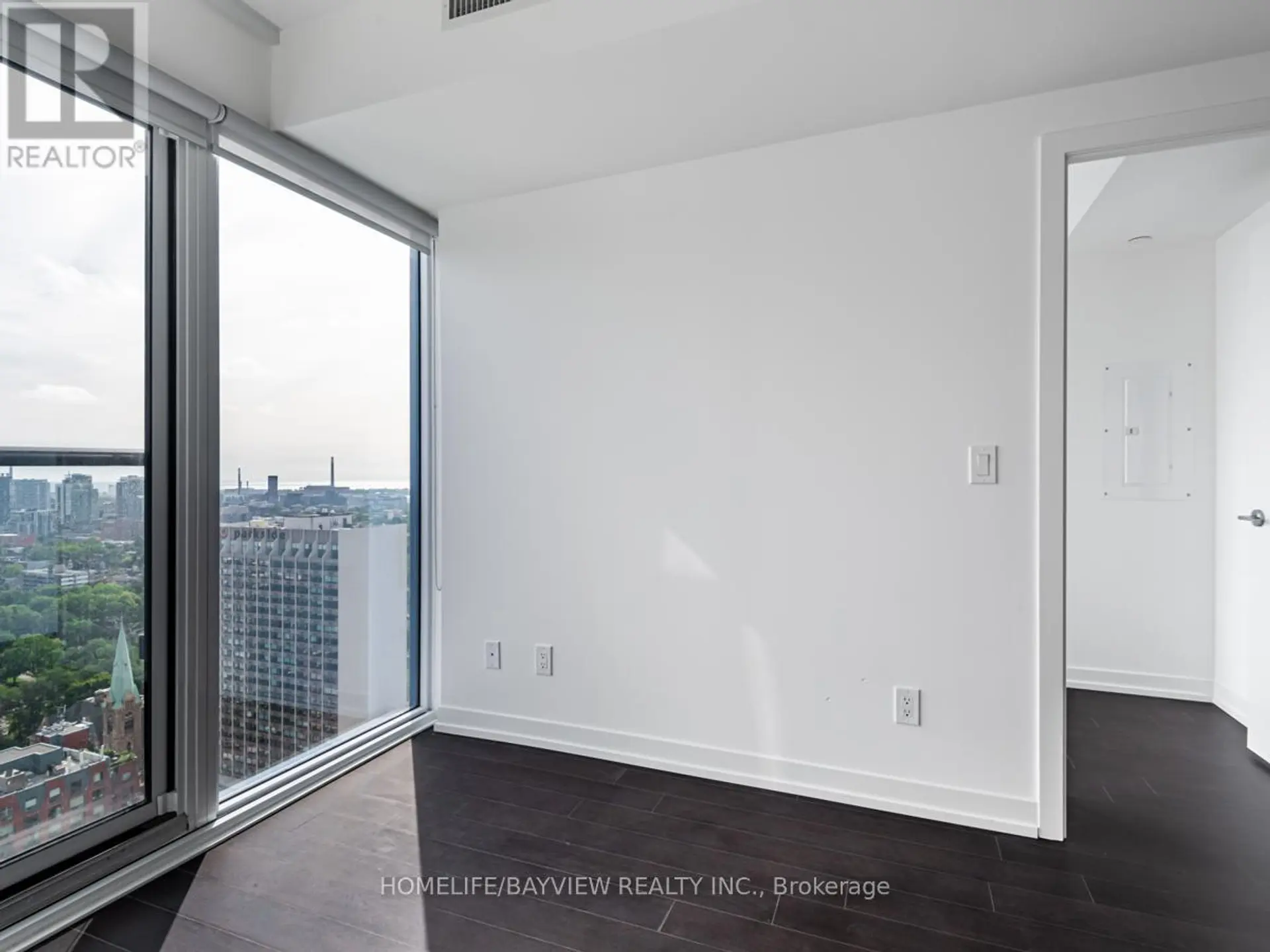 #3015 85 WOOD STREET - Image 9