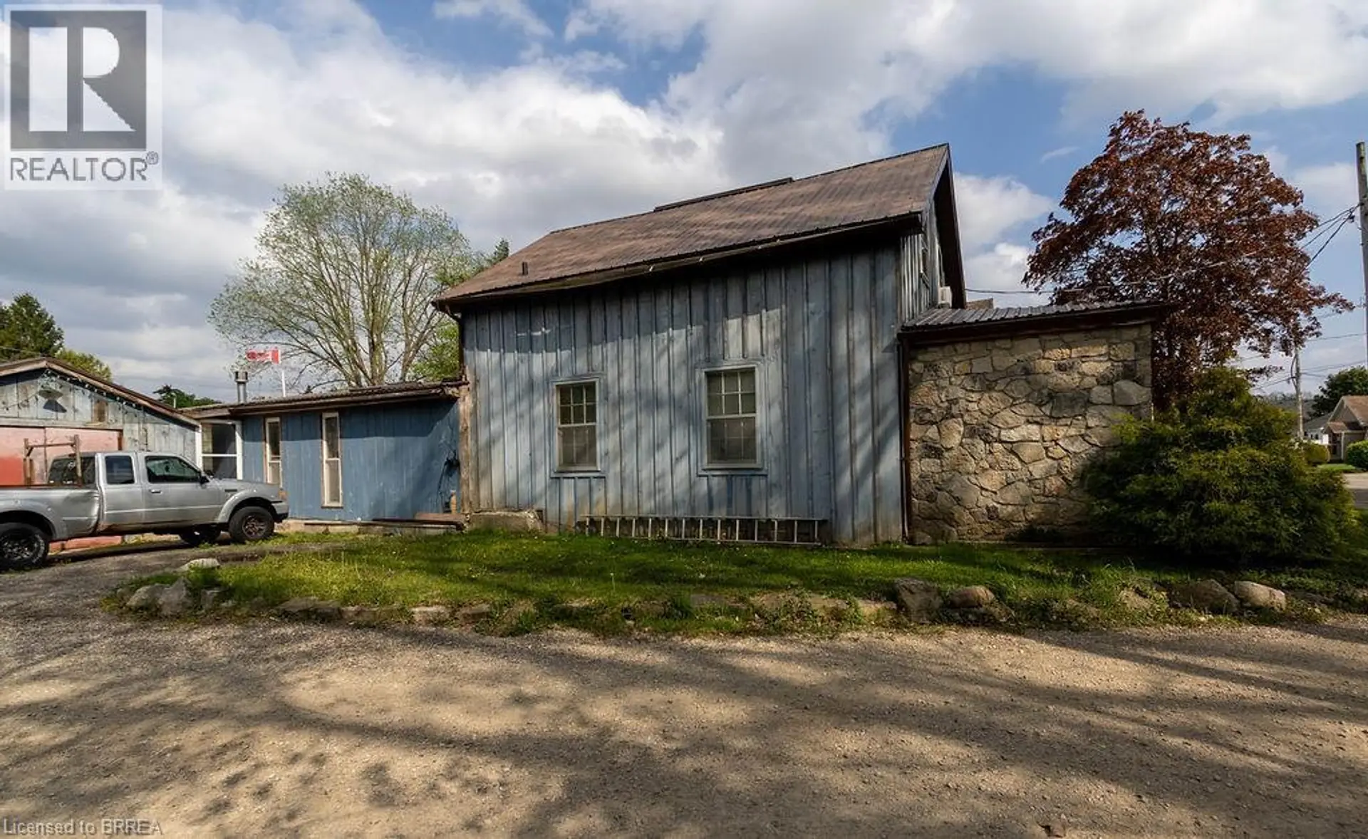 39 ELM Street - Image 4