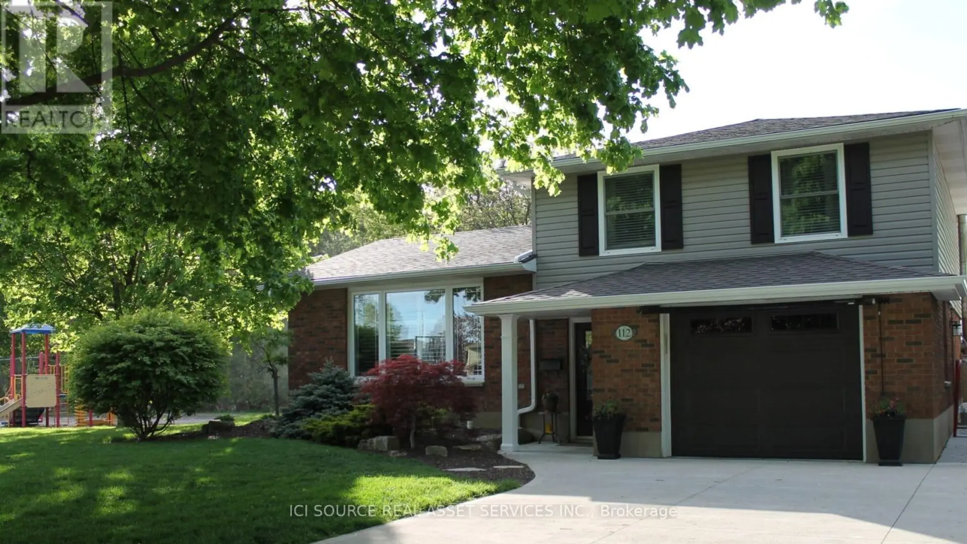 112 THORNHILL CRESCENT - Image 1