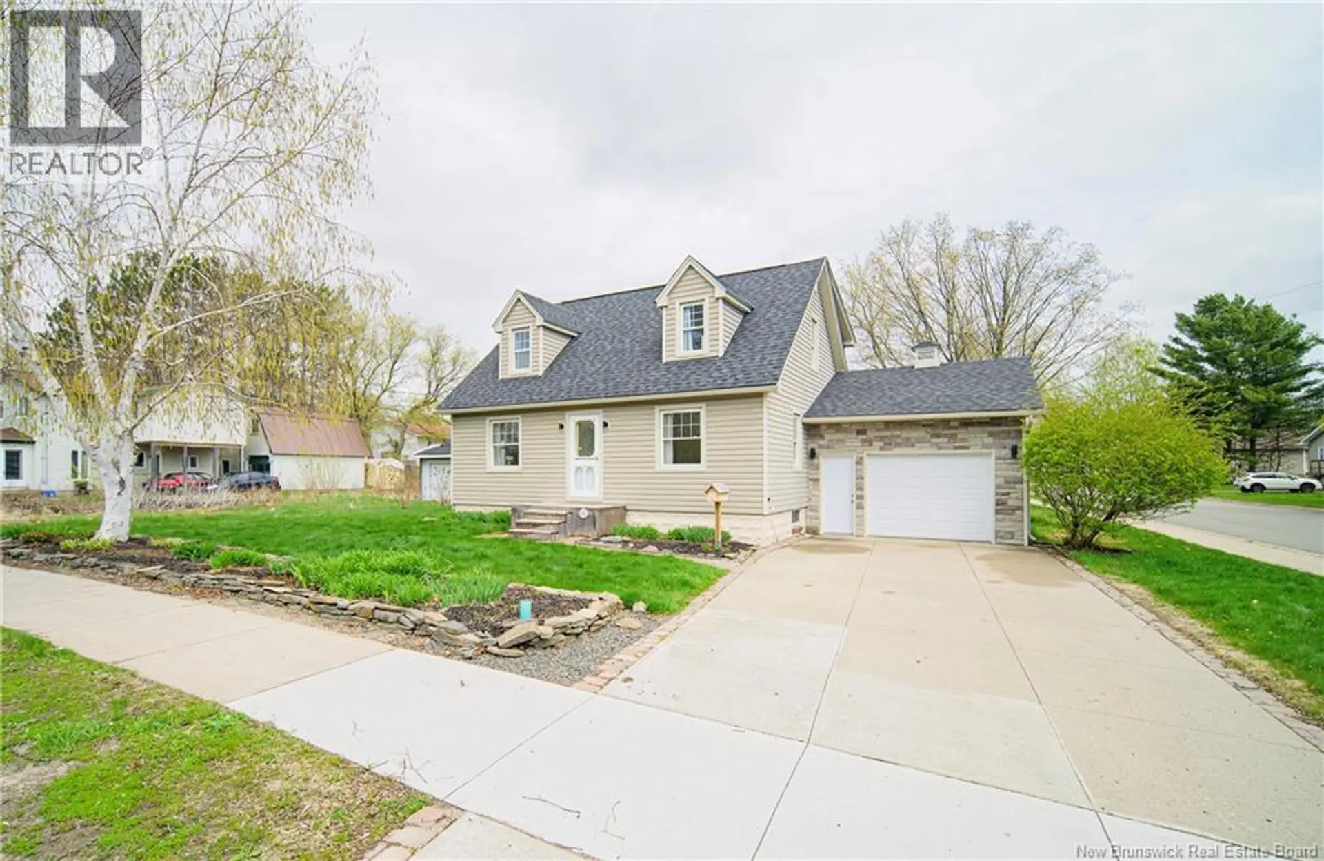 171 Sunset Drive - Image 1
