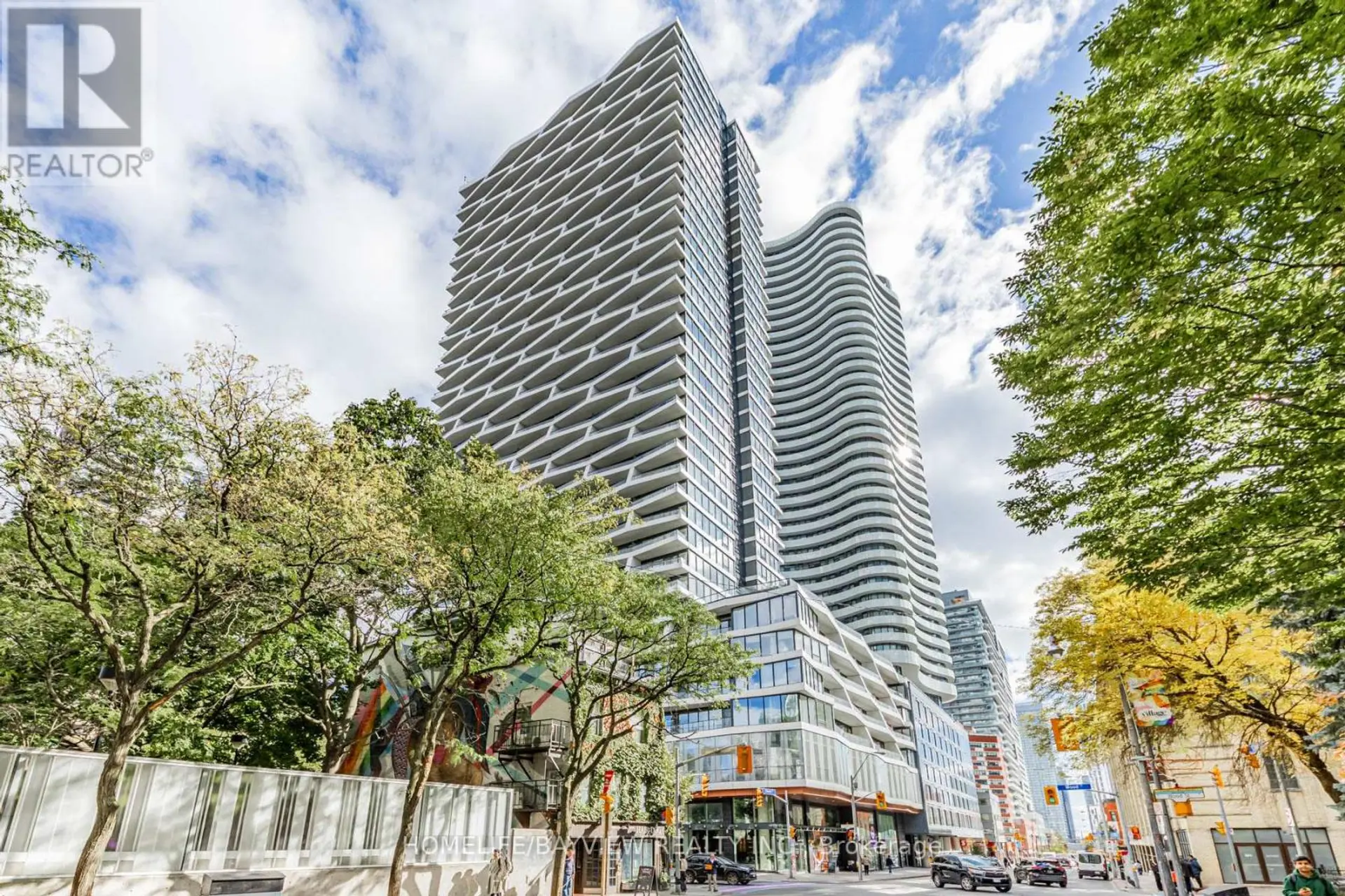 #3015 85 WOOD STREET - Image 1