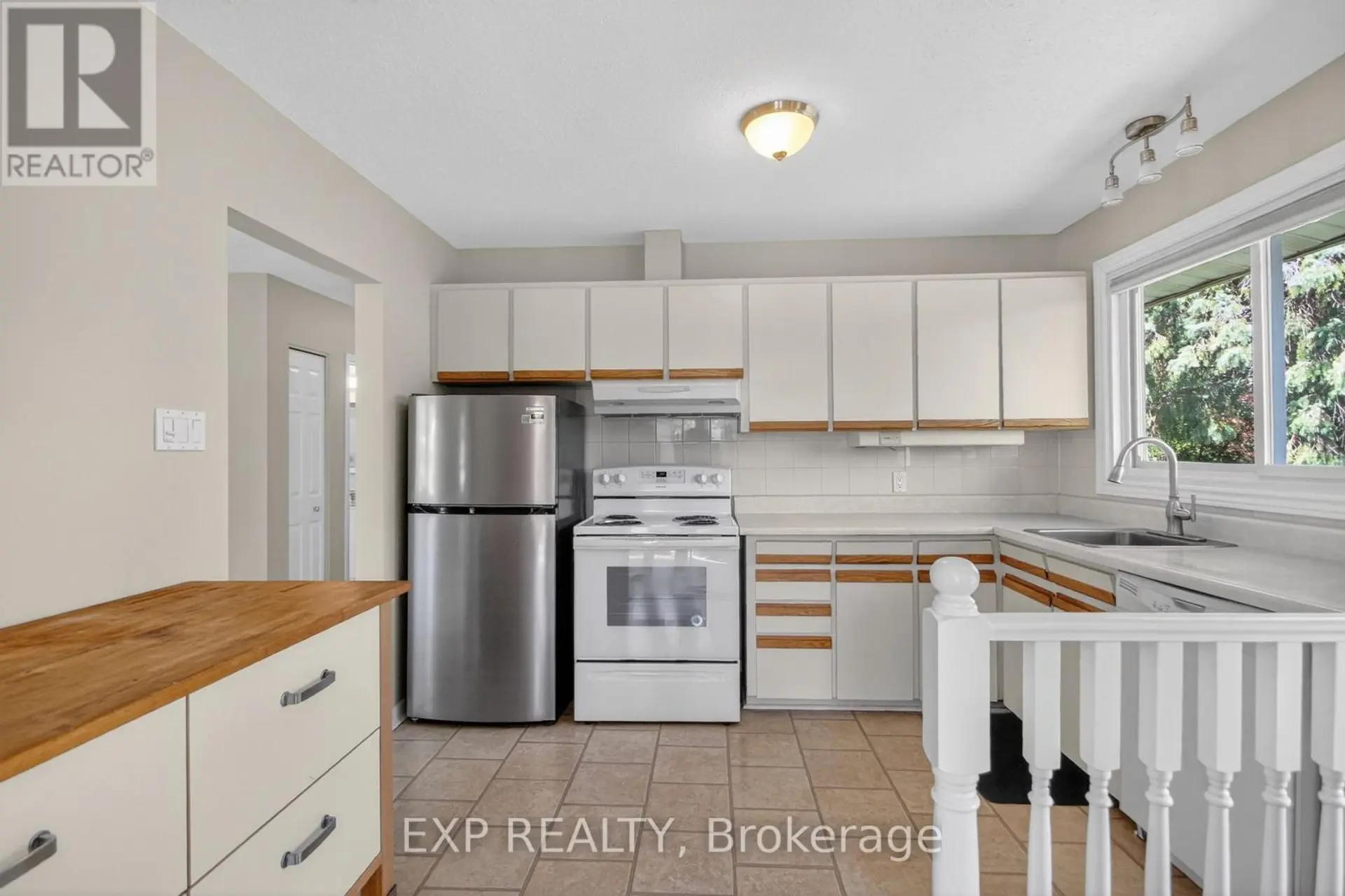 31 BARLYN AVENUE - Image 6