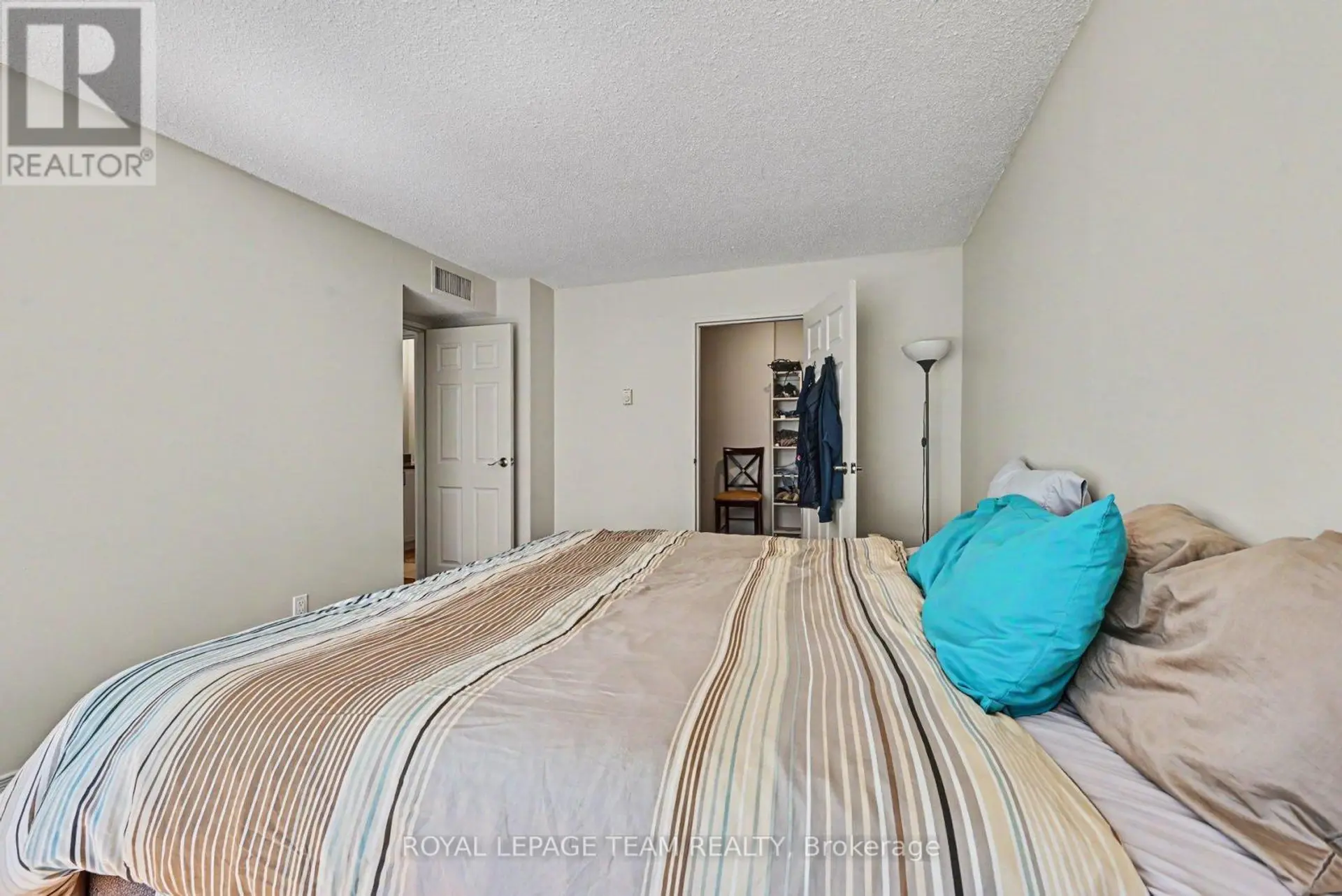 #404 199 KENT STREET - Image 12