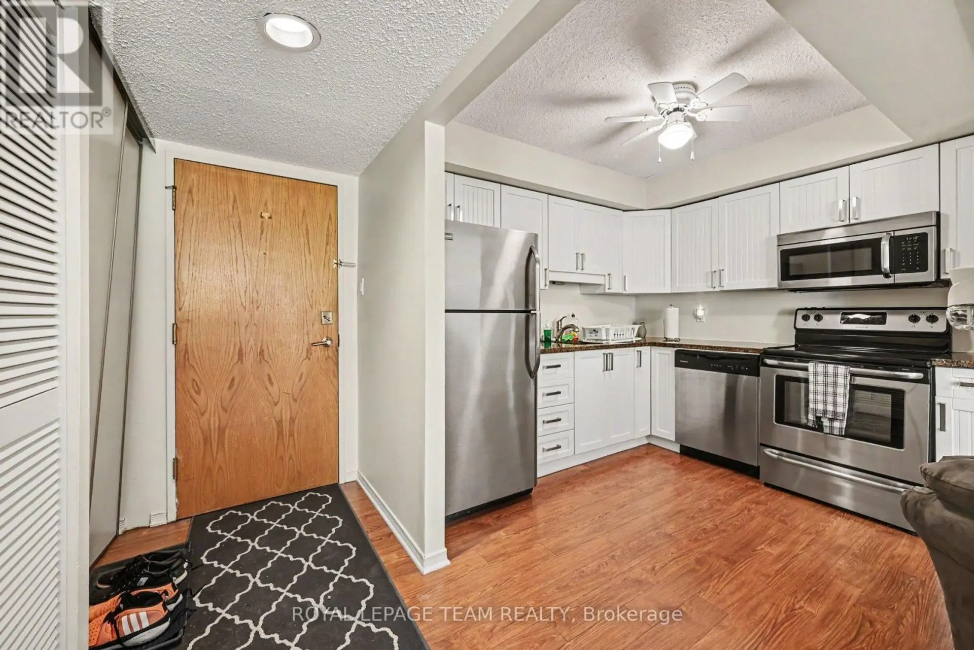 #404 199 KENT STREET - Image 7