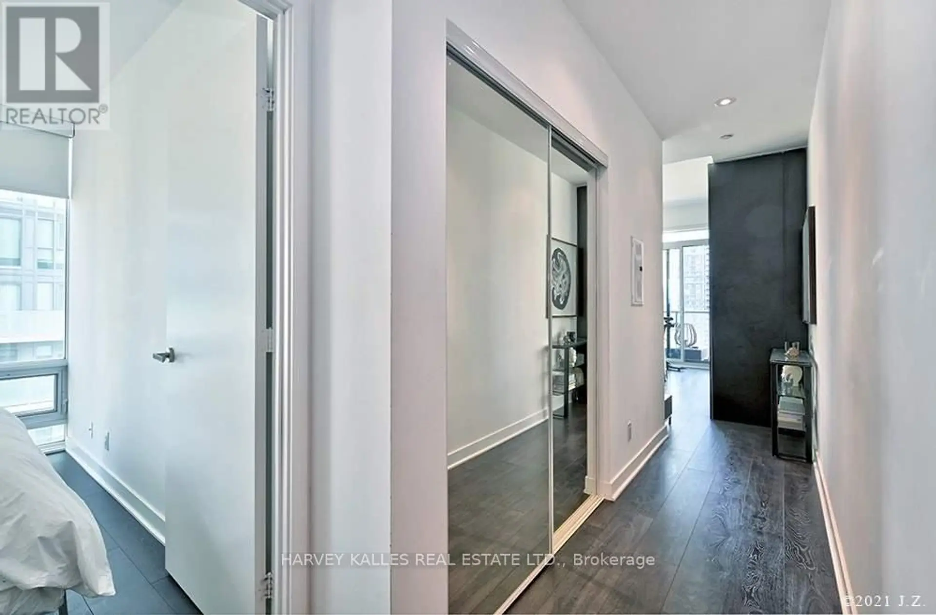 #3009 15 GRENVILLE STREET - Image 4
