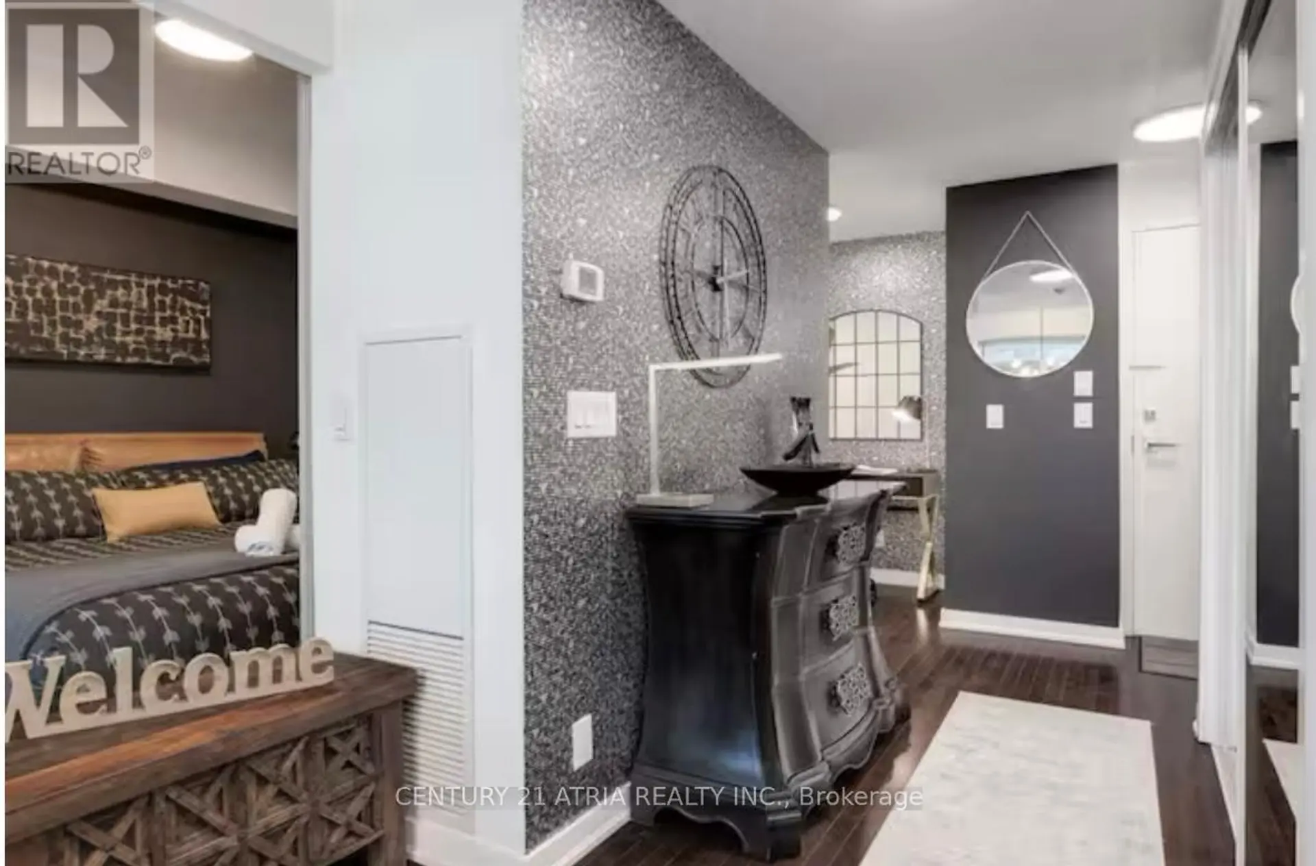 #512 14 YORK STREET - Image 2
