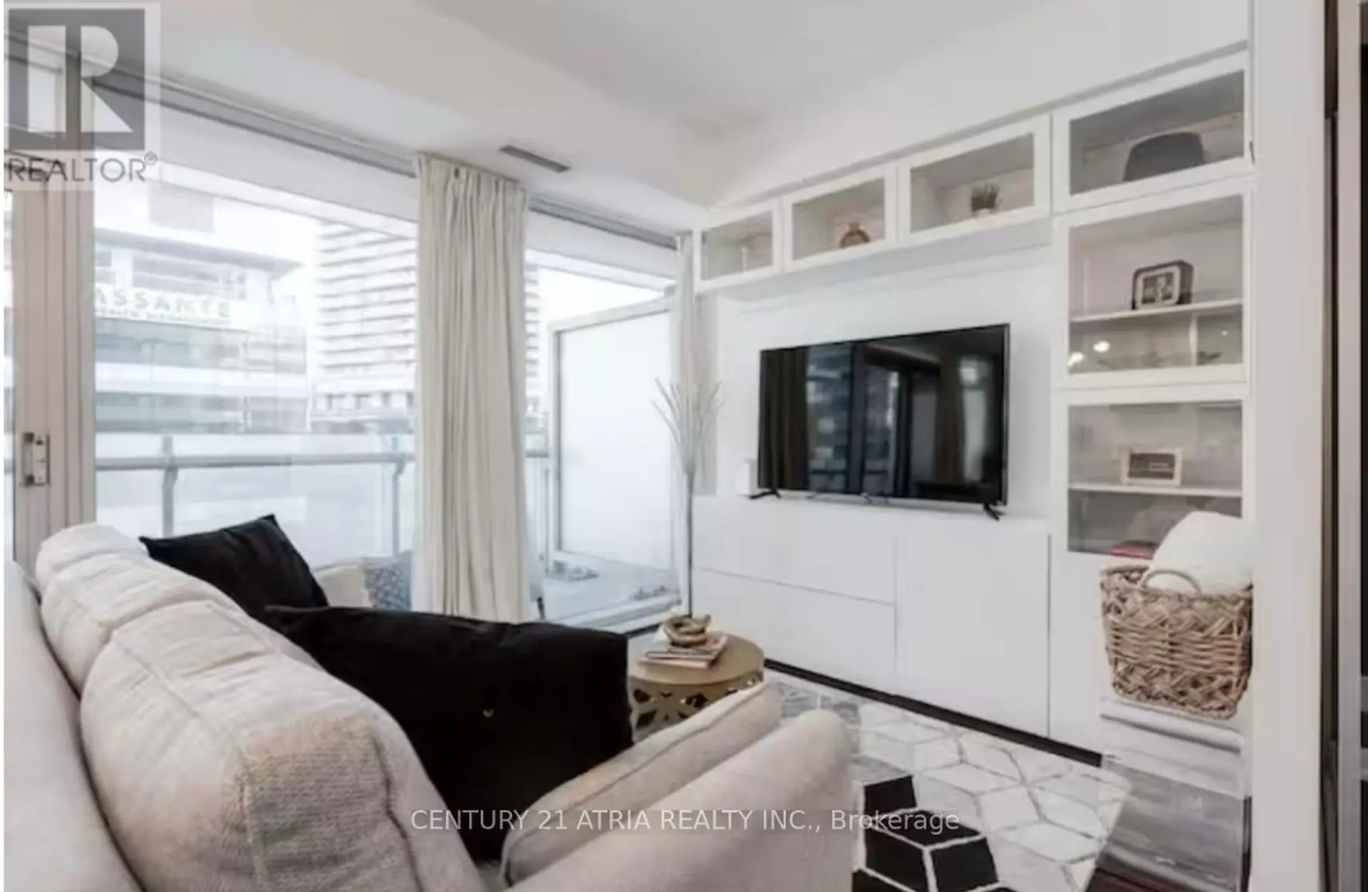#512 14 YORK STREET - Image 4