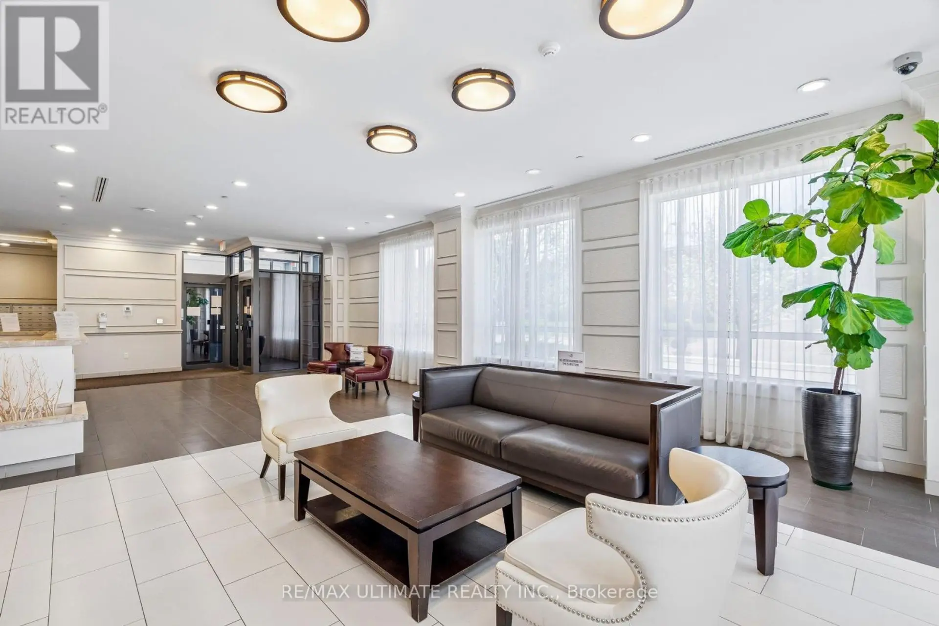 #308 35 SARANAC BOULEVARD - Image 11