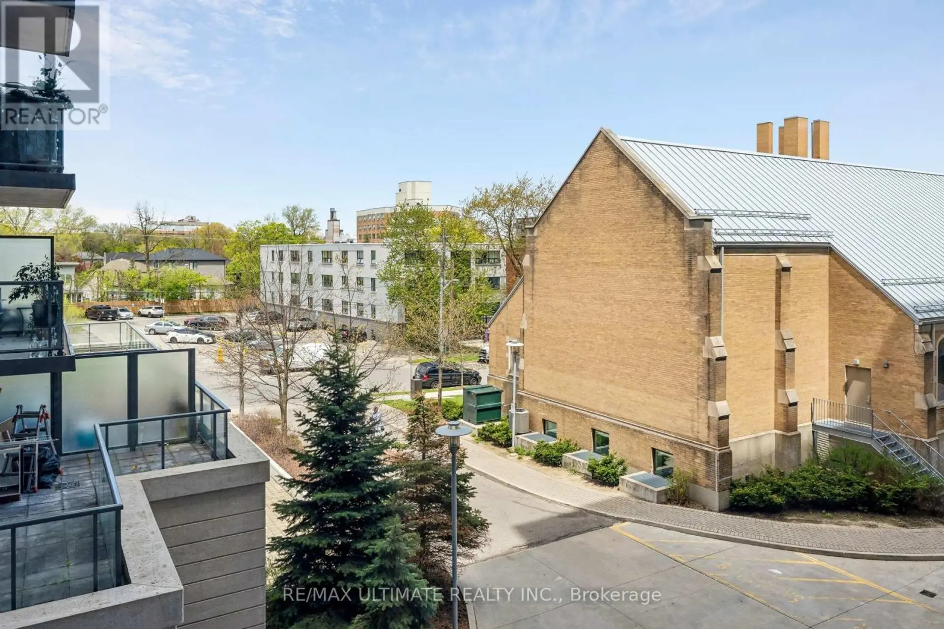 #308 35 SARANAC BOULEVARD - Image 10