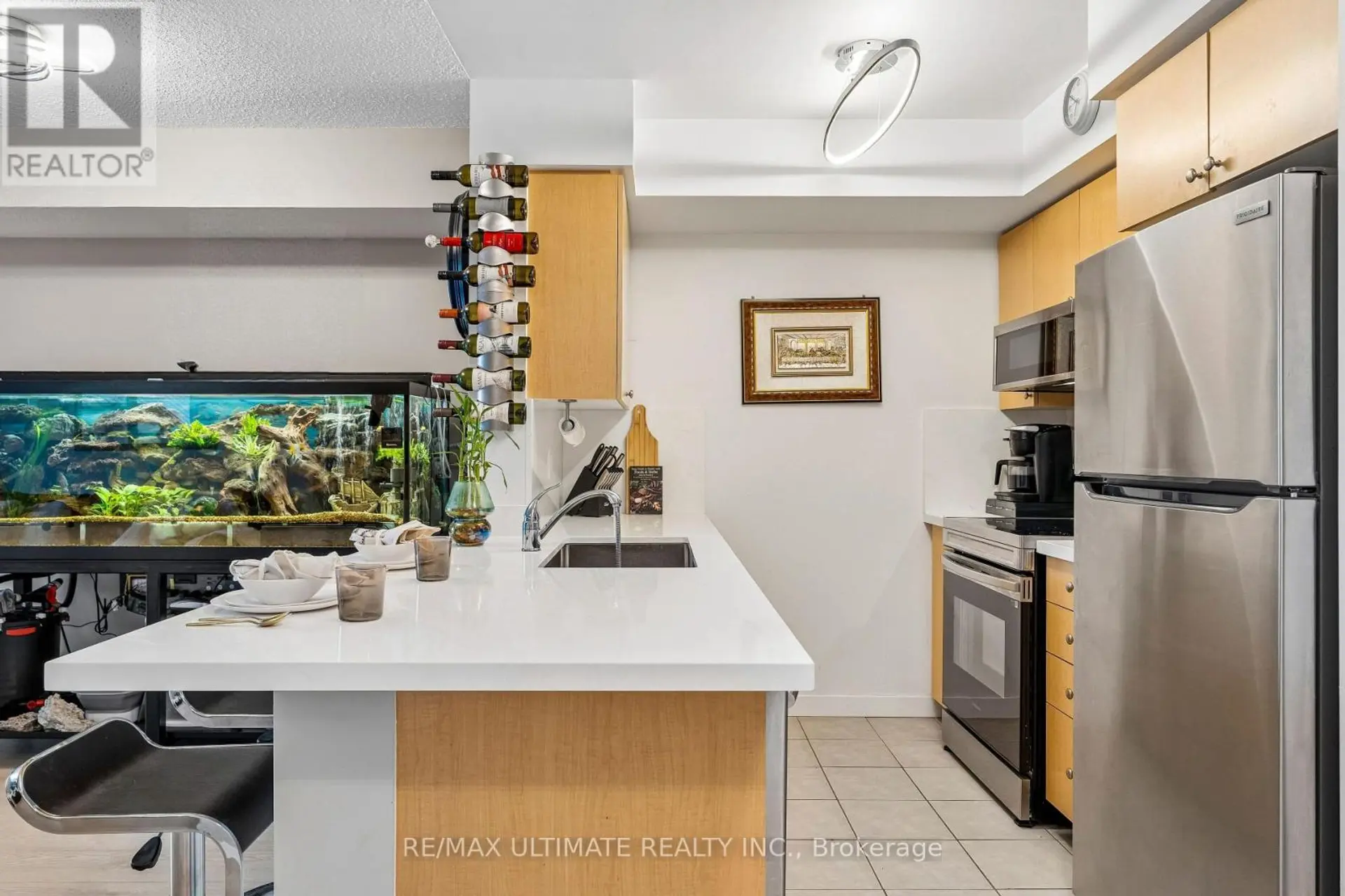 #308 35 SARANAC BOULEVARD - Image 4