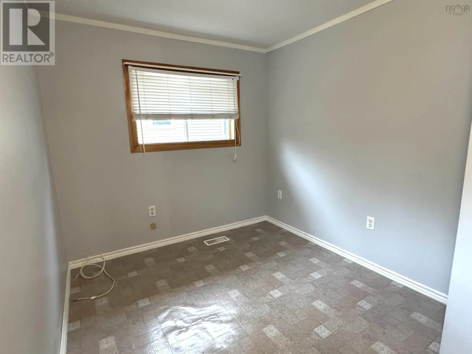 61 HILLSIDE Road - Image 14
