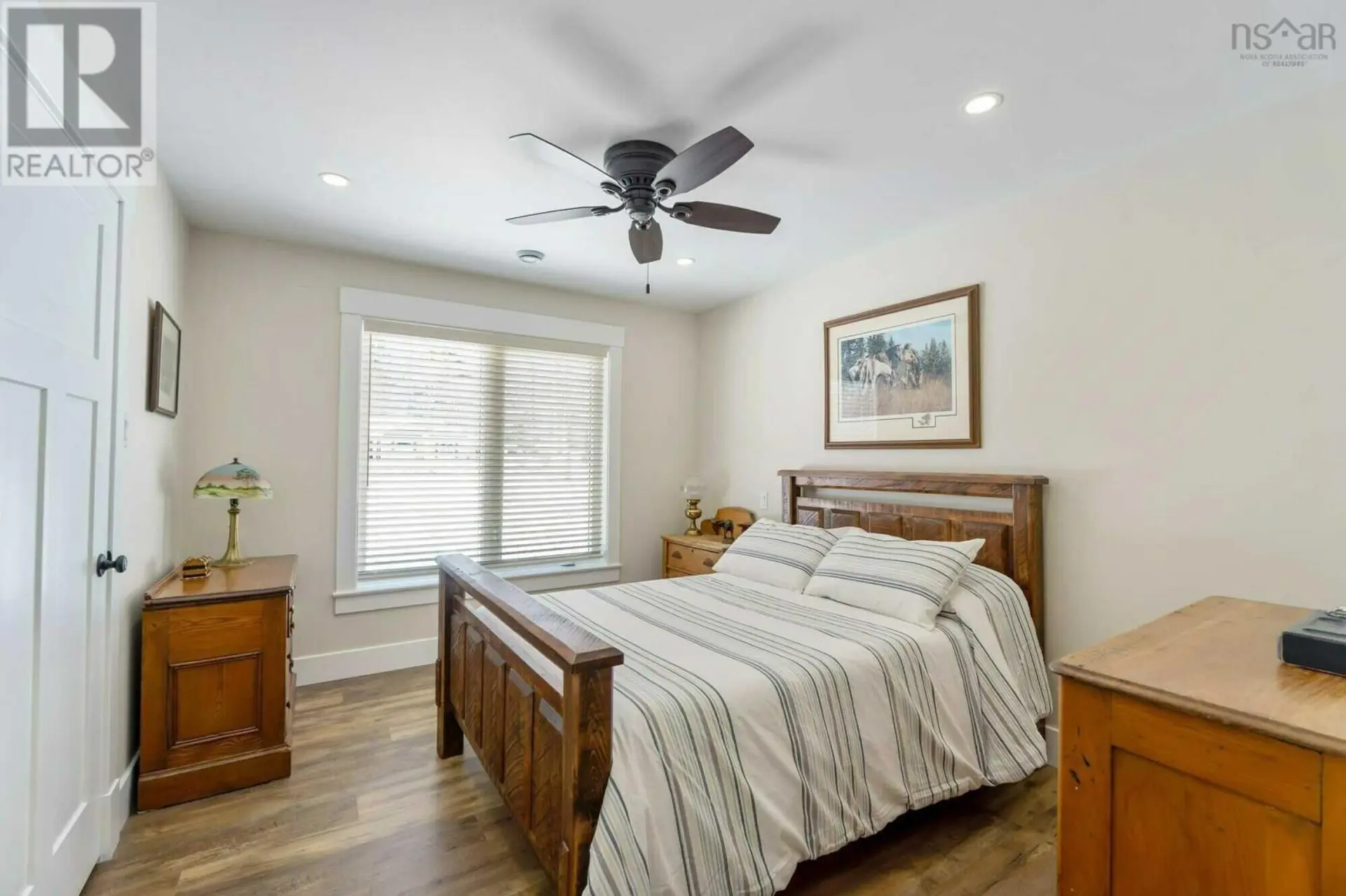 472 Alexander MacKenzie Road - Image 15
