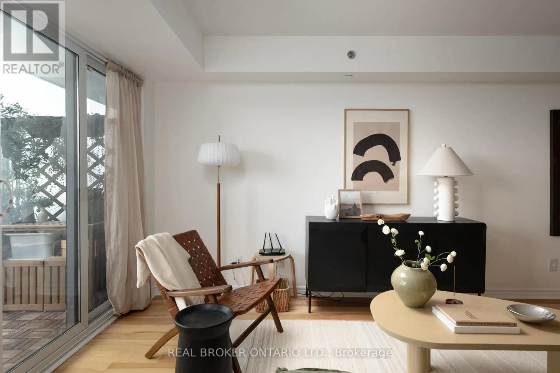 #510 35 SARANAC BOULEVARD - Image 11