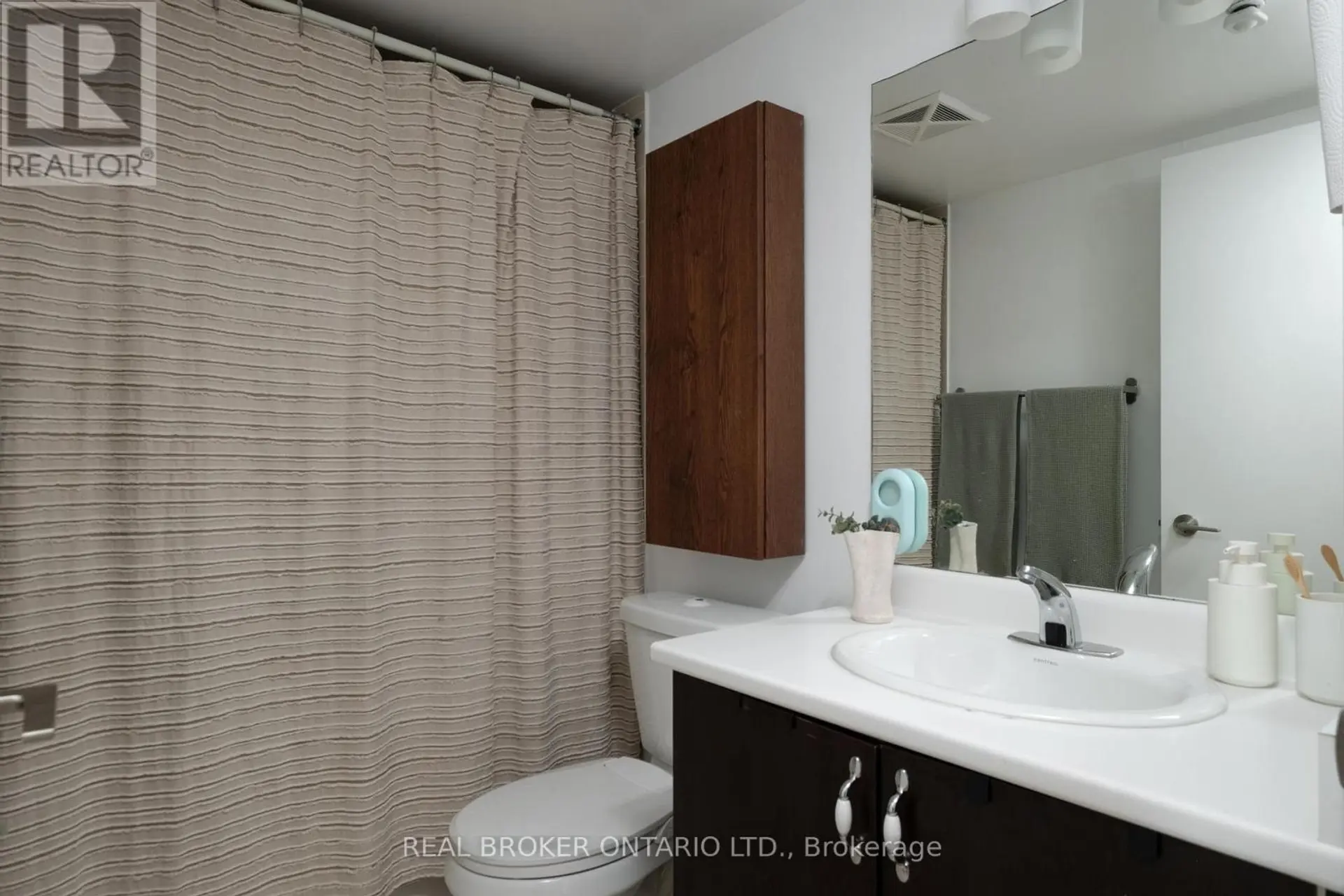 #510 35 SARANAC BOULEVARD - Image 9