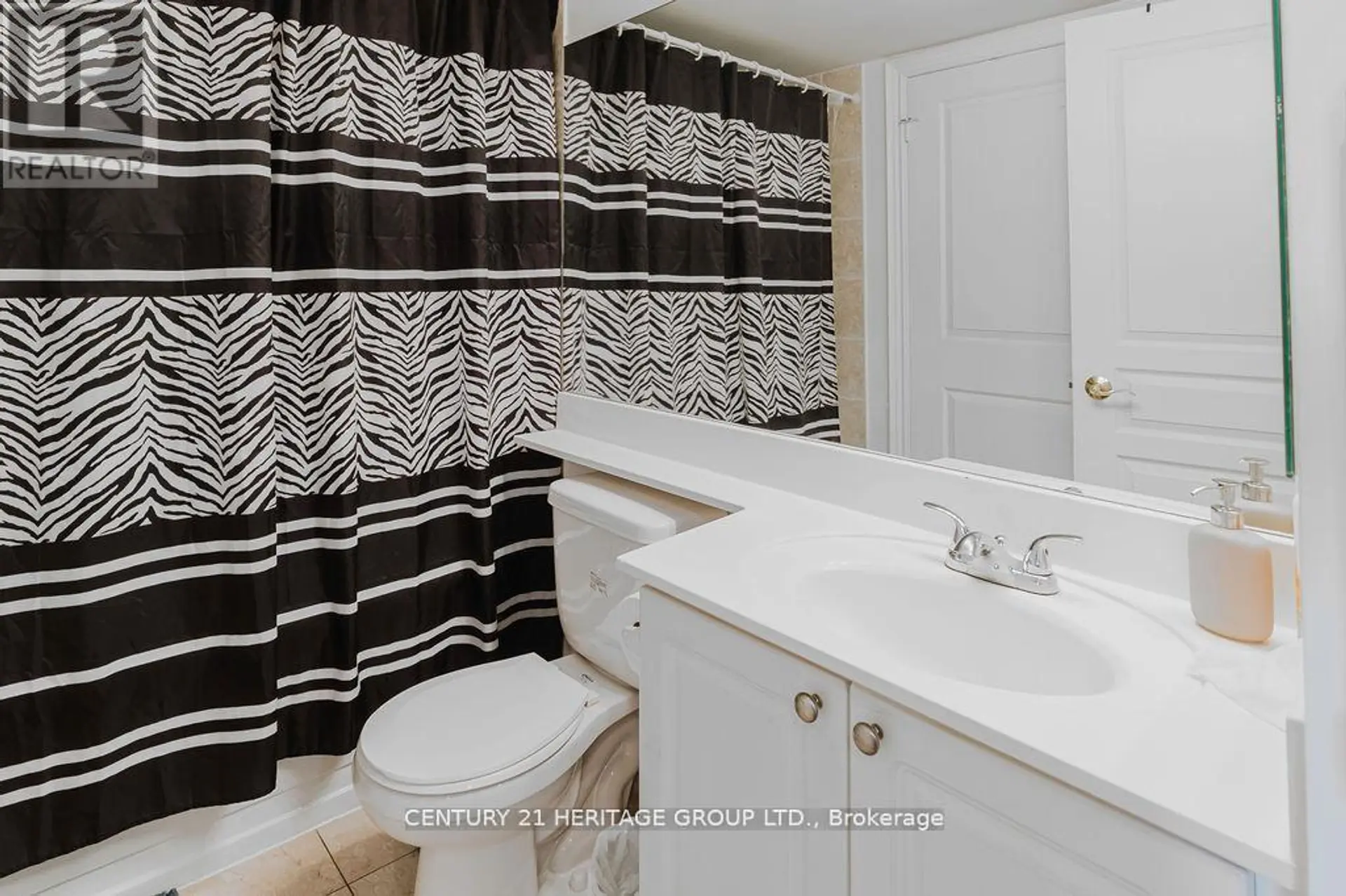 #2009 10 NORTHTOWN WAY - Image 11