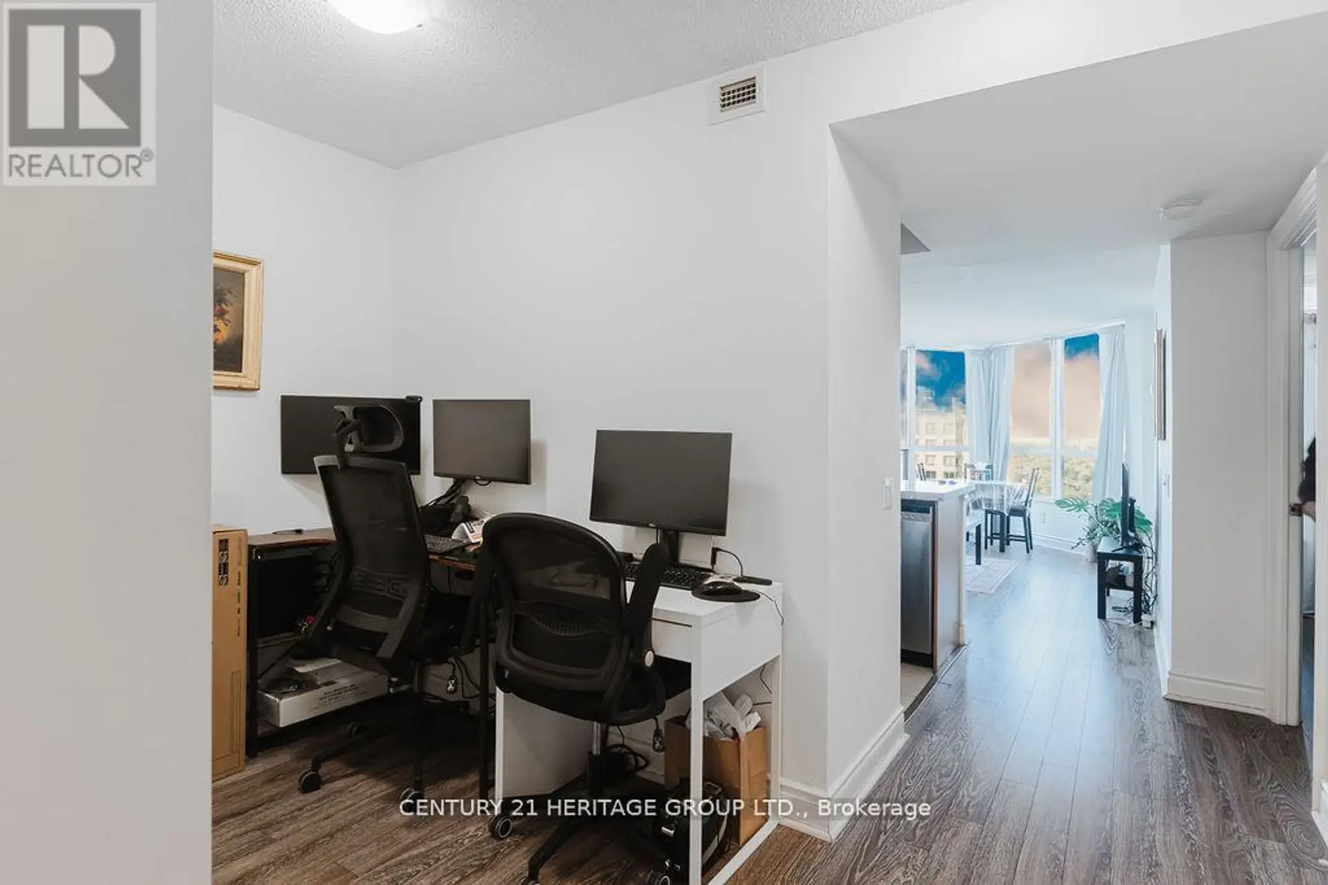 #2009 10 NORTHTOWN WAY - Image 6