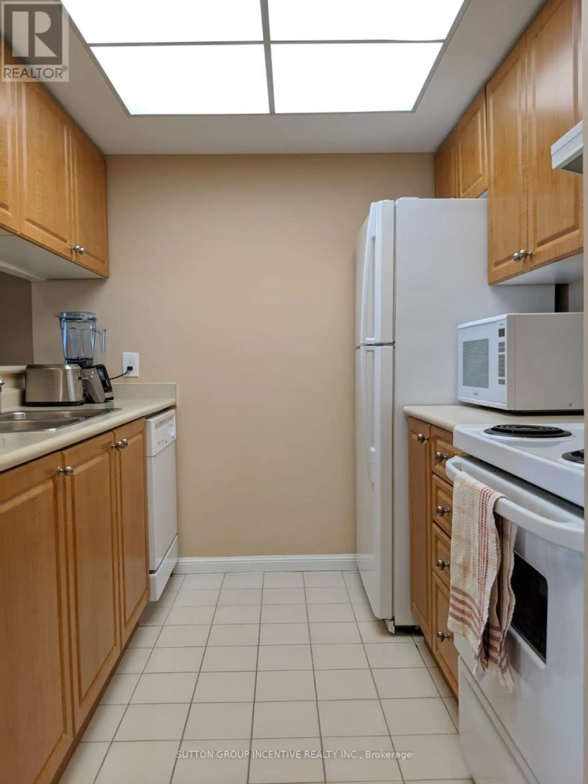 #905 75 ELLEN STREET - Image 8