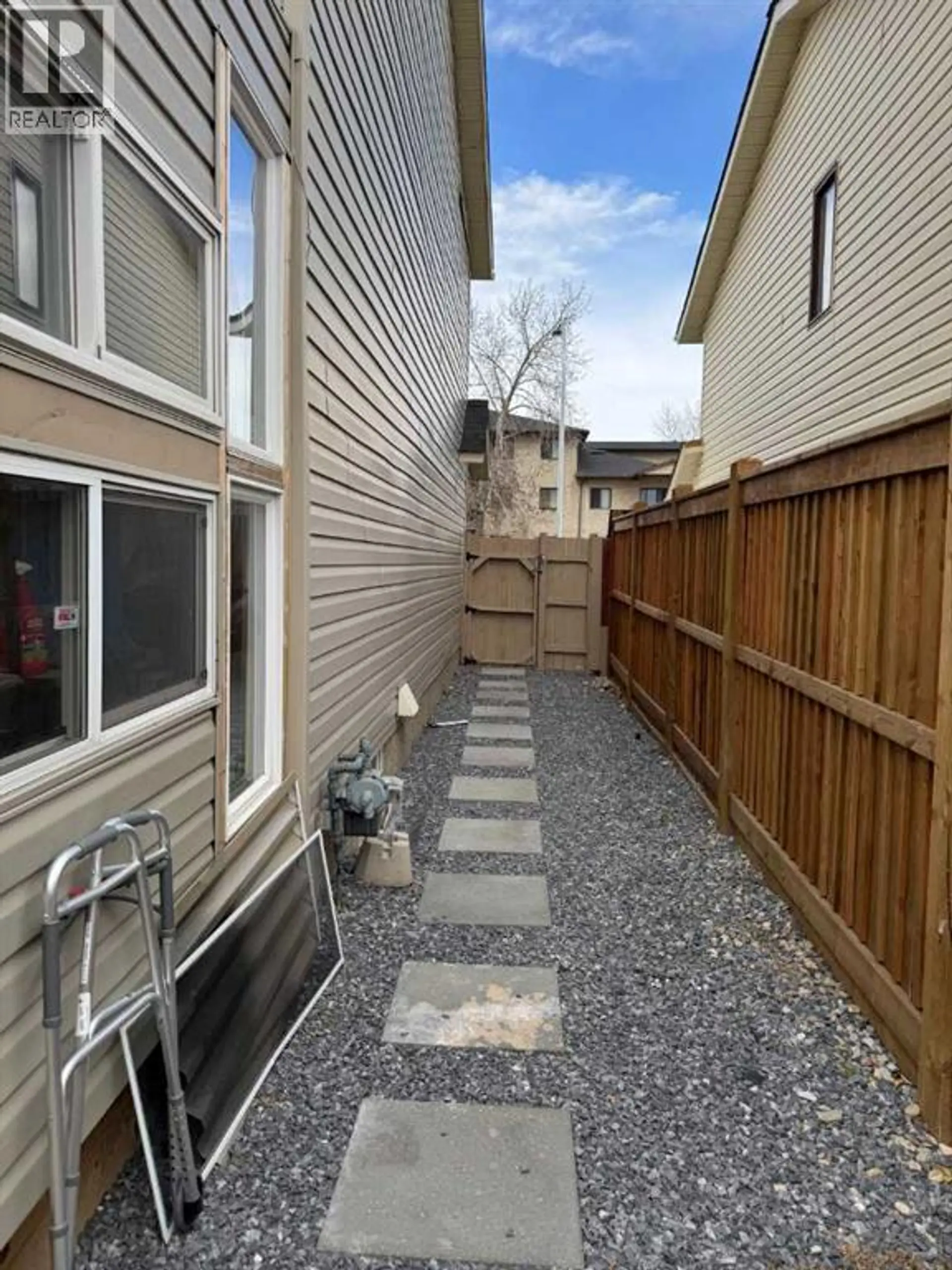 371 Falshire Drive NE - Image 15