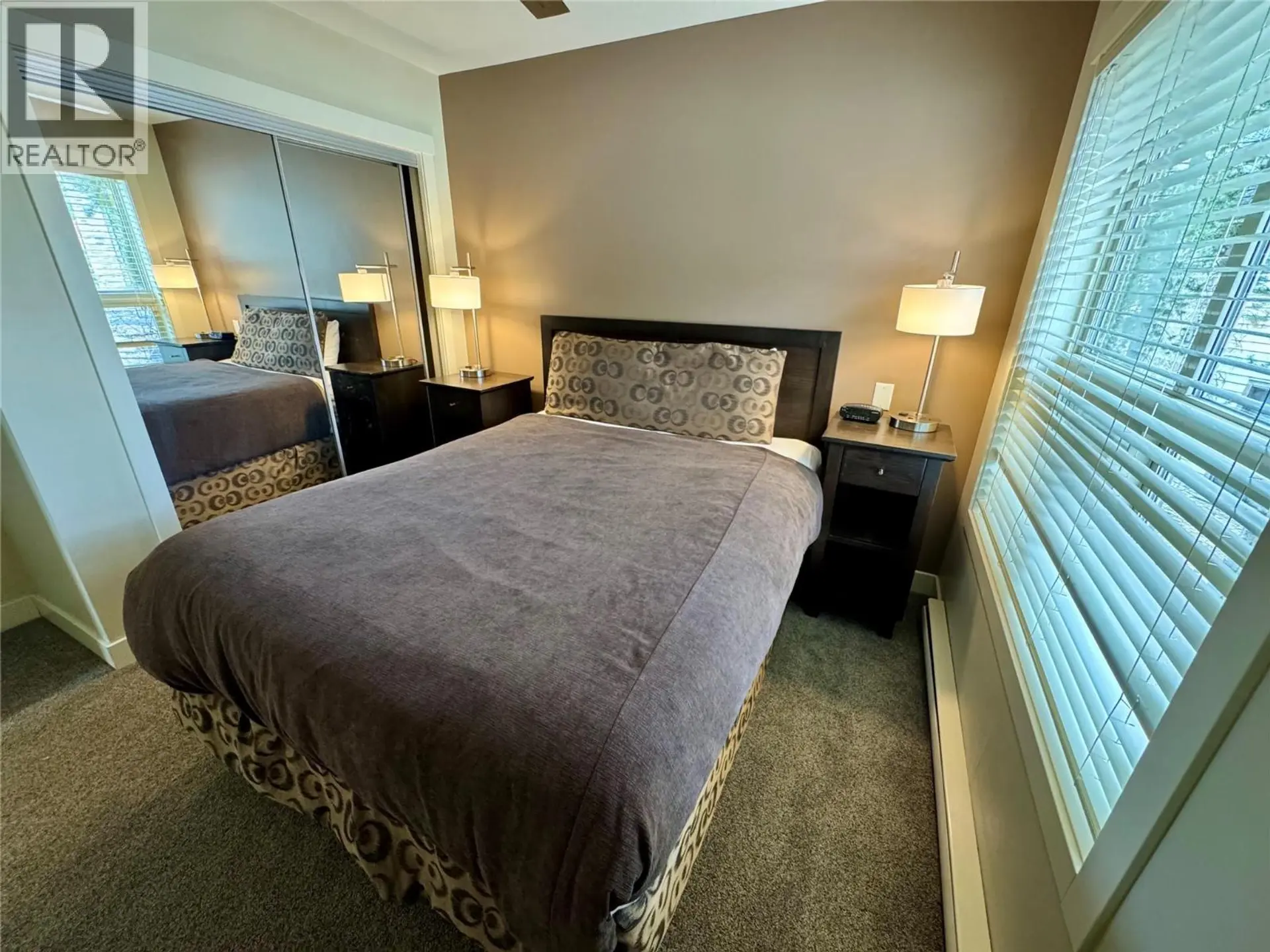 #225C 2049 Summit Drive - Image 10