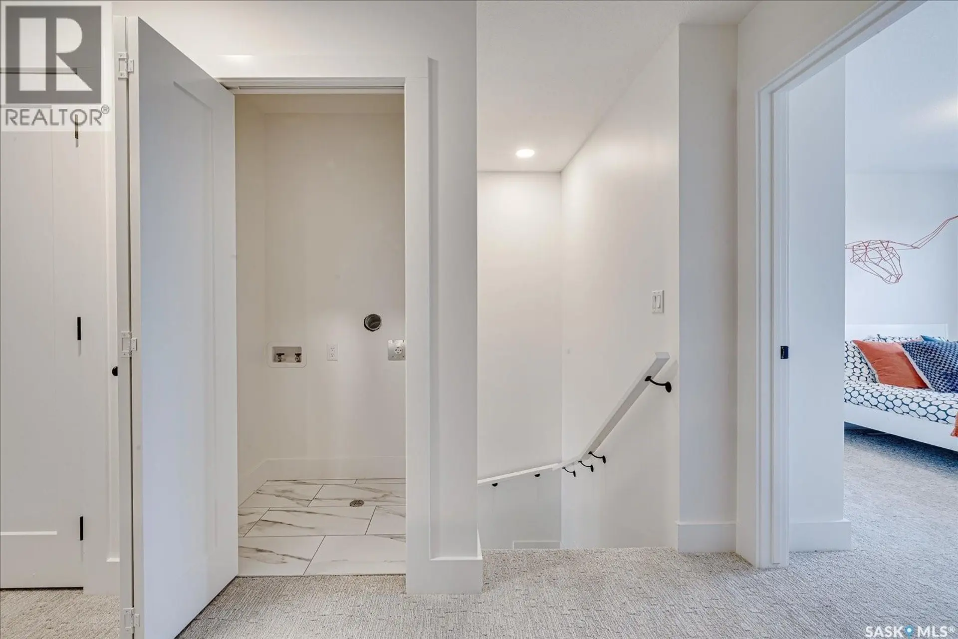 #145 Rosewood BOULEVARD E - Image 7